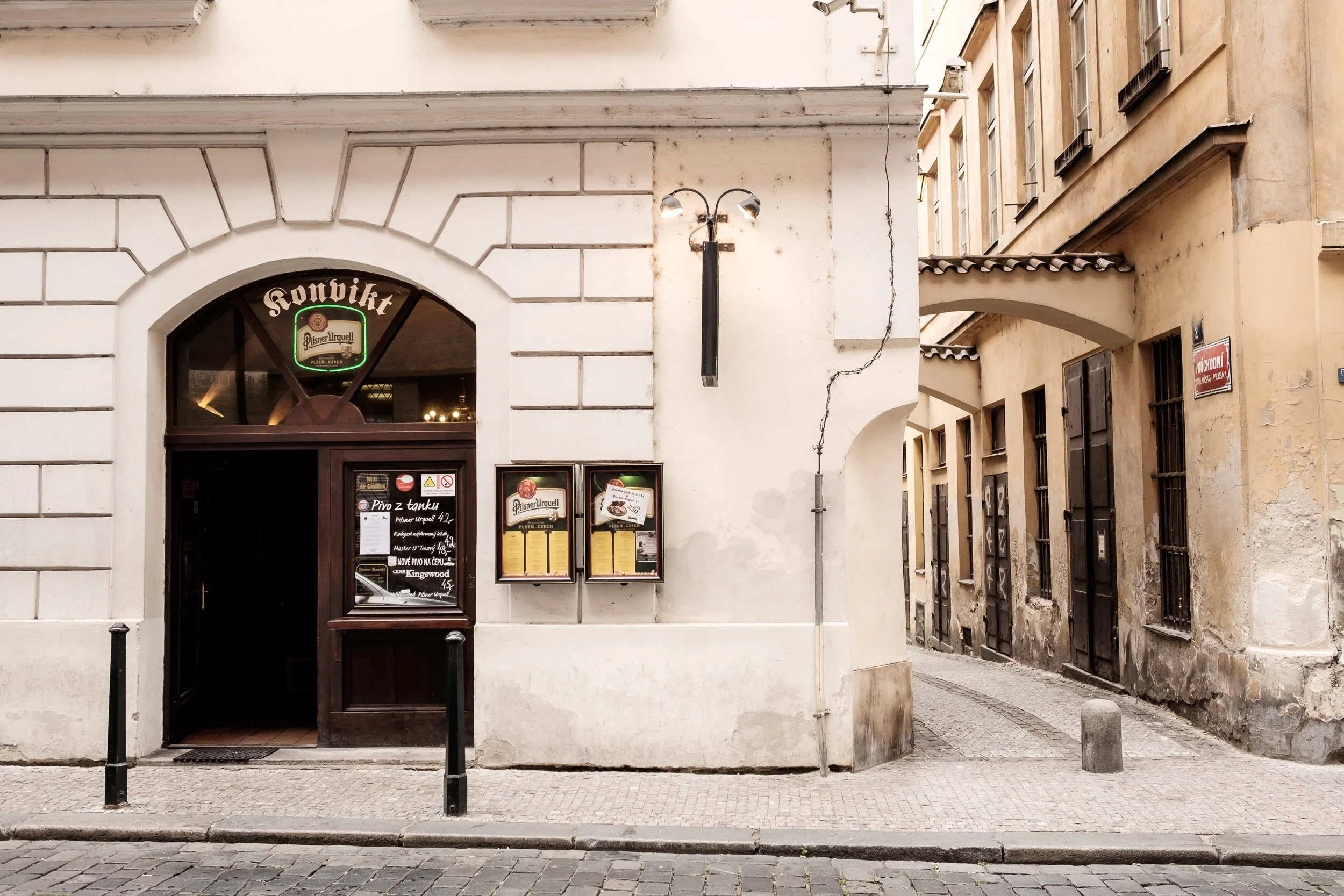 Thomas Skovsende Website-Well Served Here-135-2.jpg