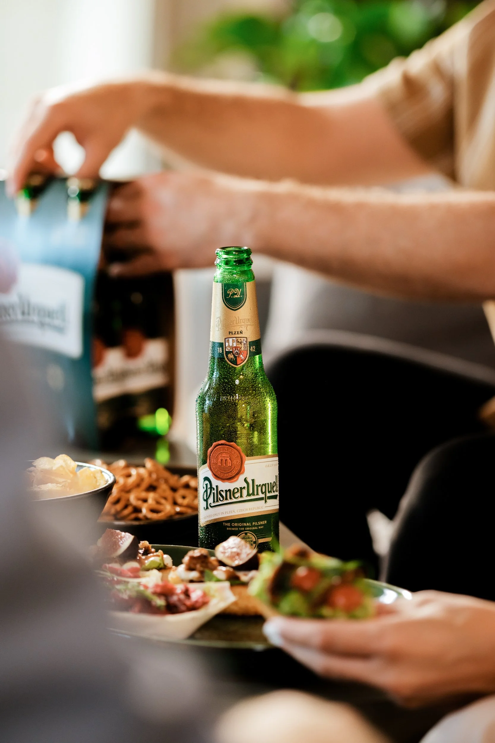 Thomas Skovsende_Pilsner Urquell 330 Bottle-104.jpg