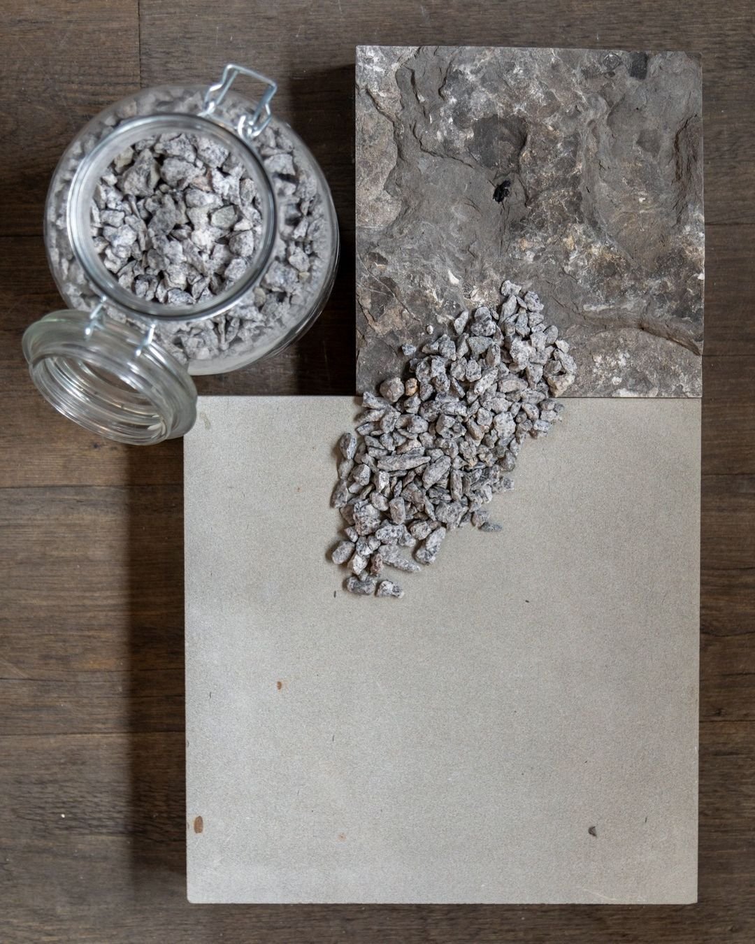 We've combined our new rugged Porto Weathered Riven, Compton Sawn with Dartmoor Grey Chippings for this weeks Moodboard Monday. 
Did you know, our Porto can be used as cladding as well as paving? 

Allgreen. Masters In Stone.

#moodboard #materials #