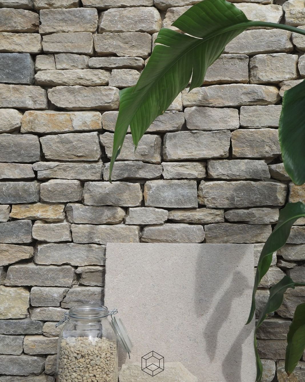 Durlston Cladding is a beautiful Purbeck limestone drystone wall cladding stone with creamy brown to pale grey tones with some prominent shell sediment layers. 
Our moodboard today combines Durlston Cladding, Zahra Aged and Cotswold pebbles 10mm.

Al