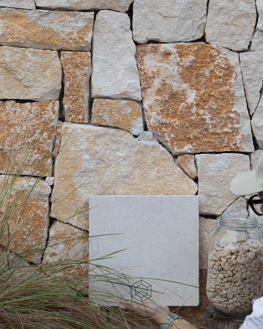 A lovely combination of pale cream to iron brown tones for today's moodboard with our Beaufort cladding, Easton Worn and Cotswold pebbles 20mm.

Our versatile organic cladding can be bonded to concrete or blockwork walls or overlay on  existing walls