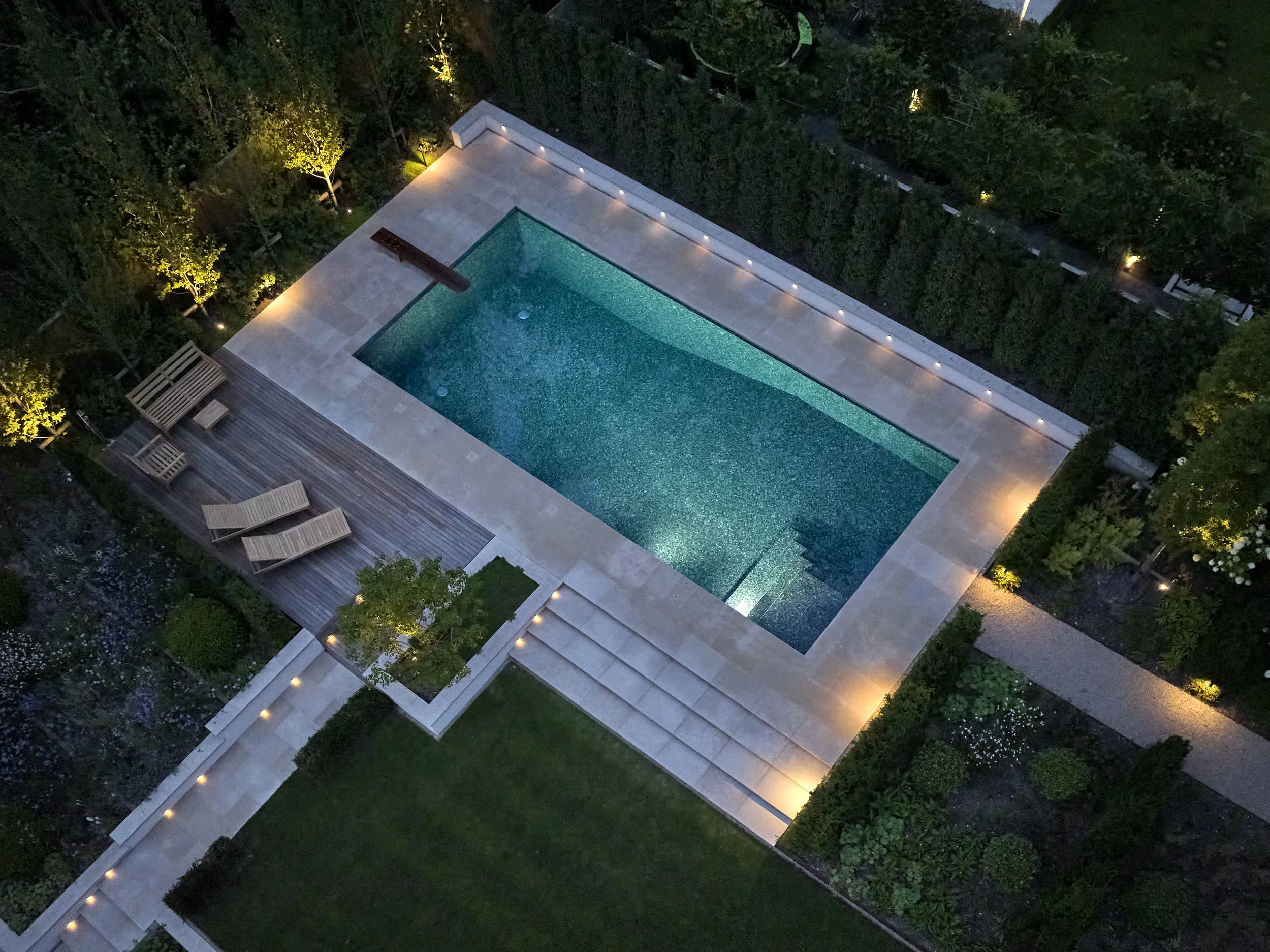 AWARD-WINNING URBAN GARDEN WITH SWIMMING POOL