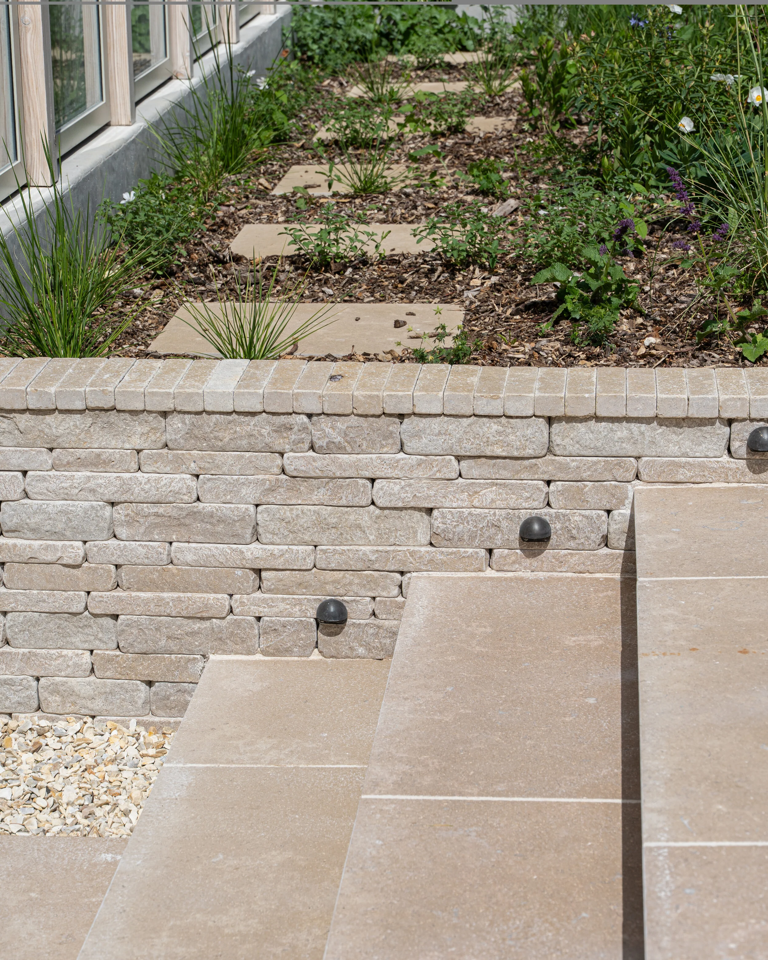 Zahra Beige Paving, Pitchers and Stakers