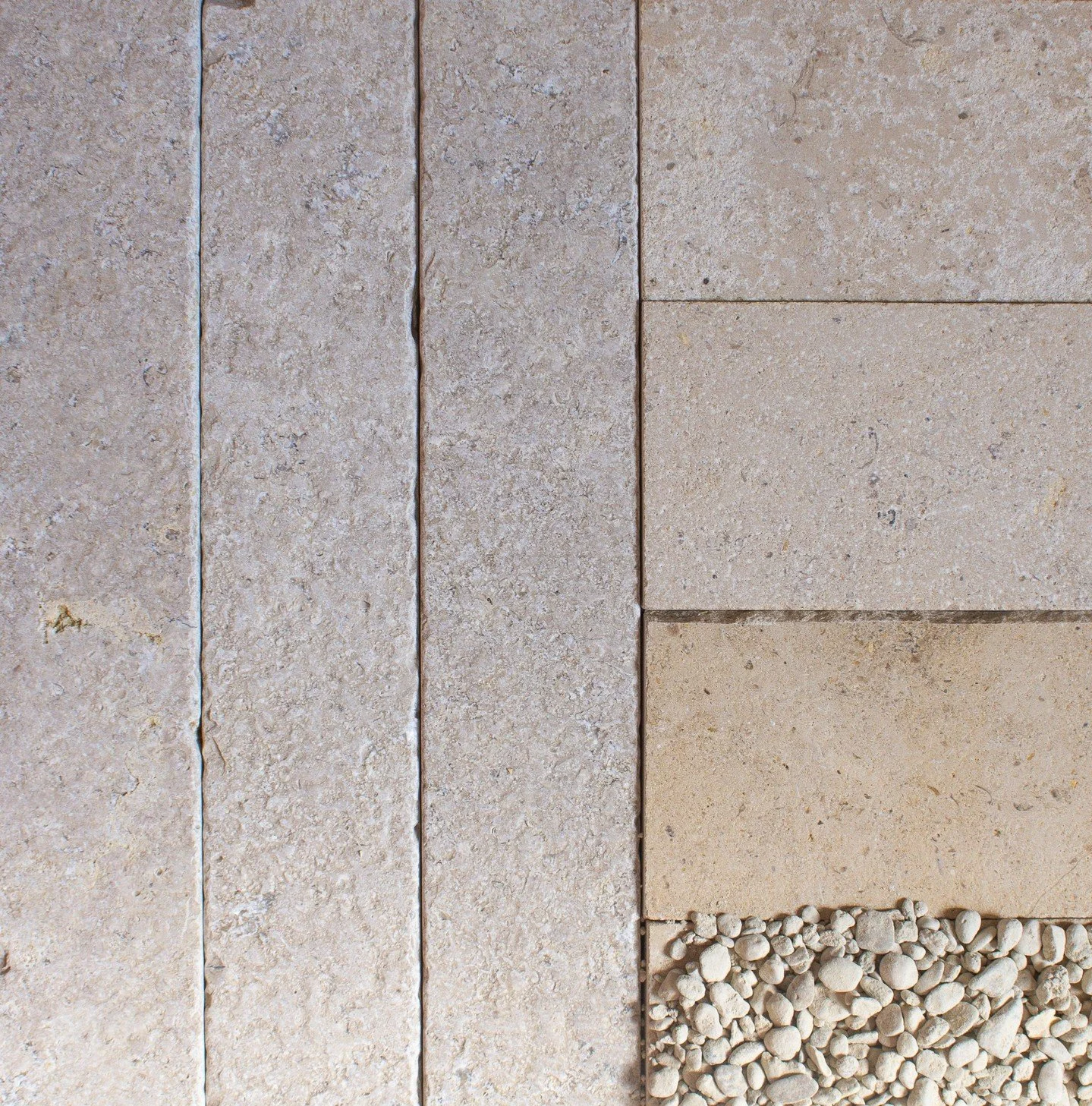 Starting the week with a new moodboard 💫

Showcasing two new products, Cassis in an Anticato finish and Zahra Beige Mallets, beautifully grounded by our timeless Harleyford Blend gravel.

To order a sample of Cassis, simply head to the paving sectio