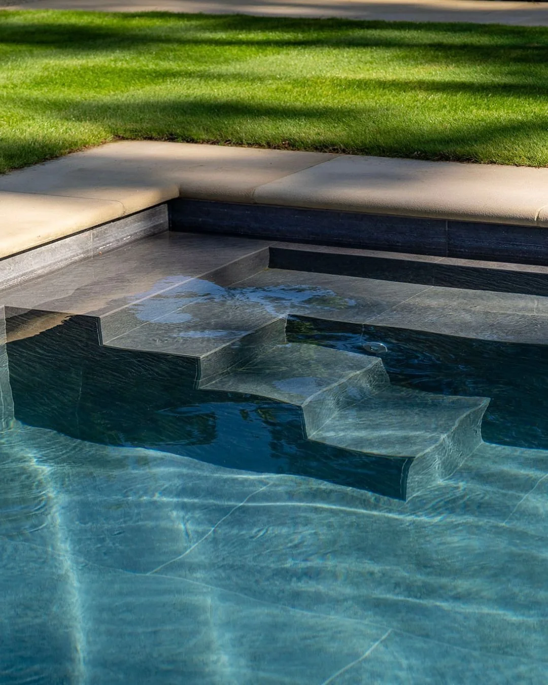 A bullnose profile is all about the details . ✨ 

The rounded edge creates a soft, seamless transition between surfaces, giving outdoor spaces a more fluid and refined feel which is perfect for steps, coping, and swimming pool surrounds where comfort