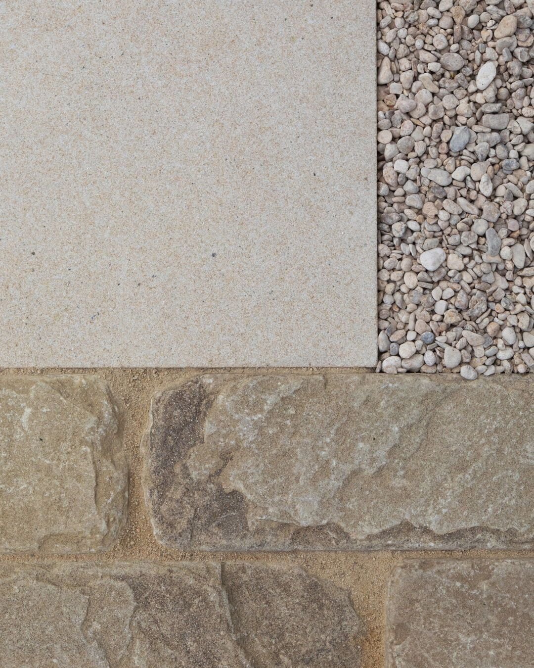 Happy Tuesday with this gorgeous moodboard featuring Darley Sawn Paving, Darley Stableyard Cobbles, and Cotswold Pebbles 10mm.

This palette combines a perfect blend of buff and beige tones that highlights the unique textures and subtle differences. 