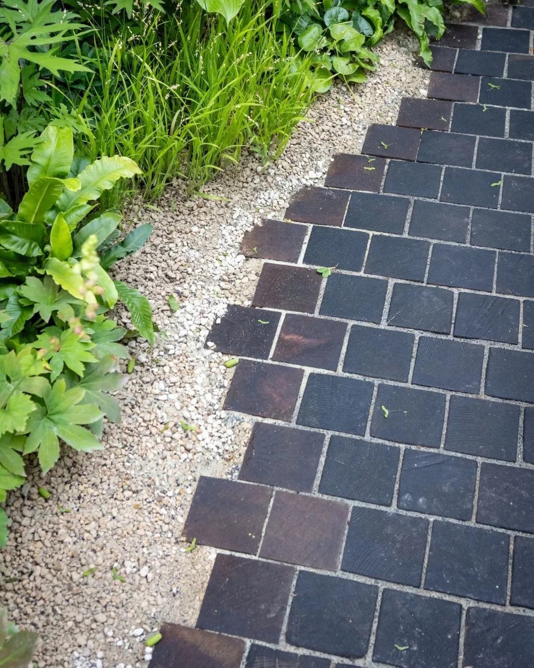 This is the final moodboard of the year, featuring Charred Oak Setts paired with Somerset Buff Selfbinda. Together, they create a striking contrast between deep, dark tones and soft, natural warmth. 

This palette was part of Killik &amp; Co: &lsquo;