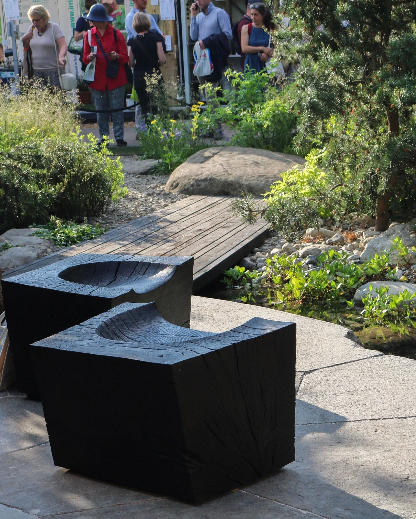 Let's go back to Chelsea Flower Show 2017 with this glorious garden for The Royal Bank of Canada 🇨🇦 

This Gold Medal Winning garden features a variety of our products, including sliced Glacial Boulders, which are reminiscent of Canada's boreal for