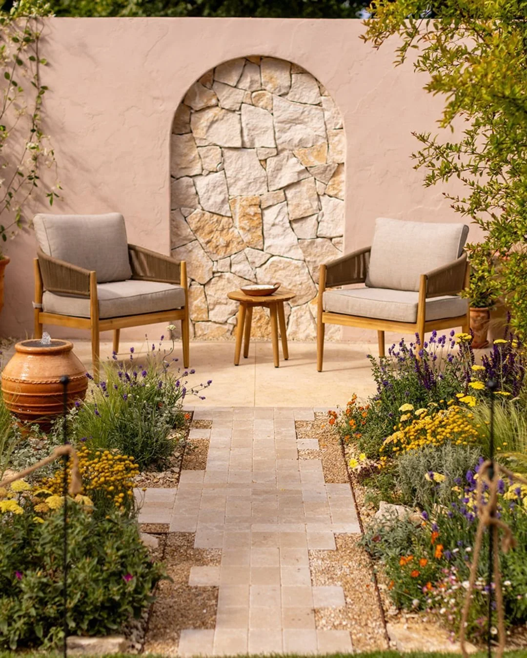 The Mediterraneo Garden from RHS Hampton Court 2024 was inspired by the vibrant colours and planting of Greece , designed to create a calming retreat, the perfect escape from the stress of everyday life. This stunning garden was awarded a Gold Medal,