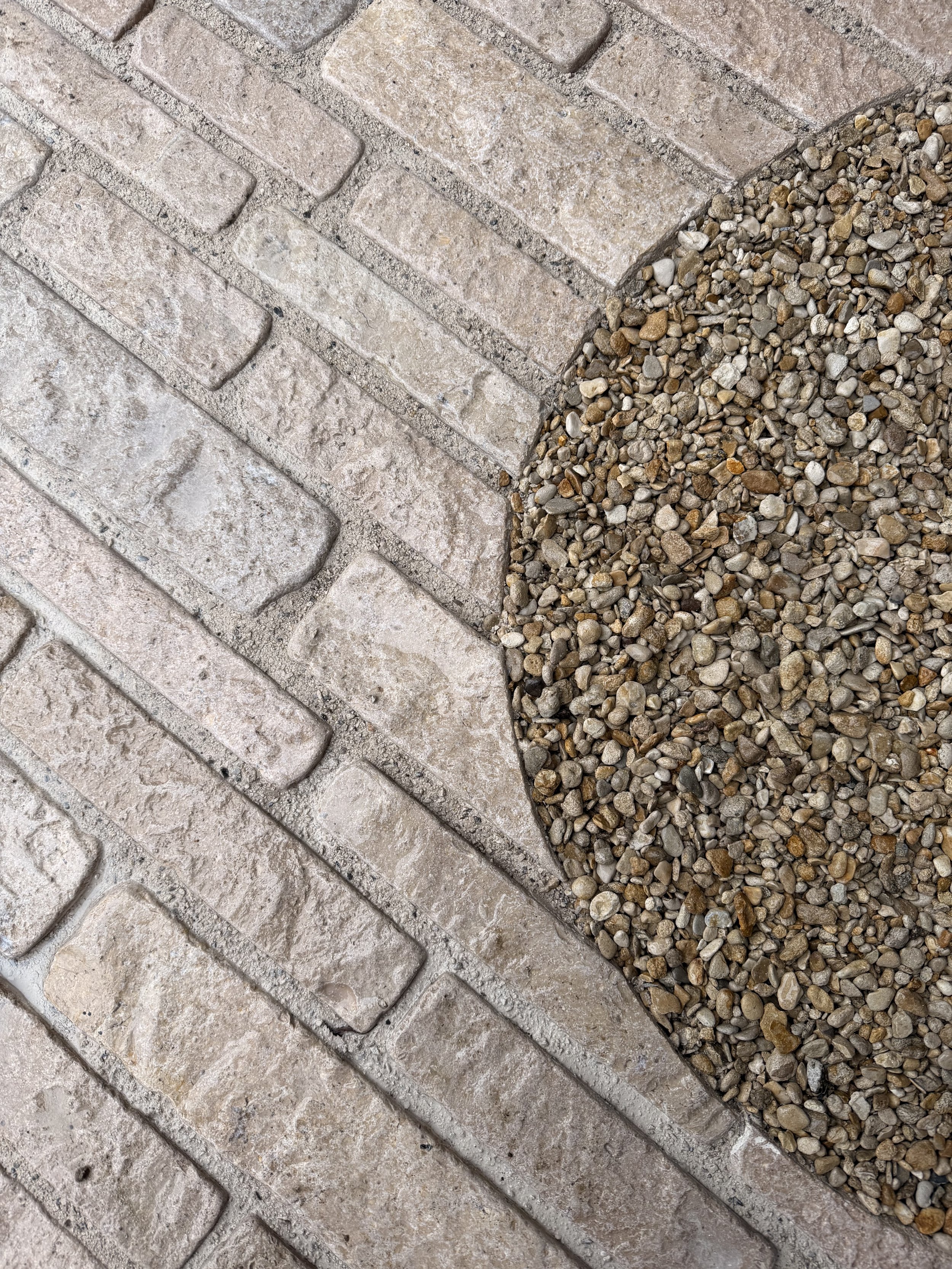  Products:  Zahra Beige Pitchers  and  10mm Cotswold Pebbles  