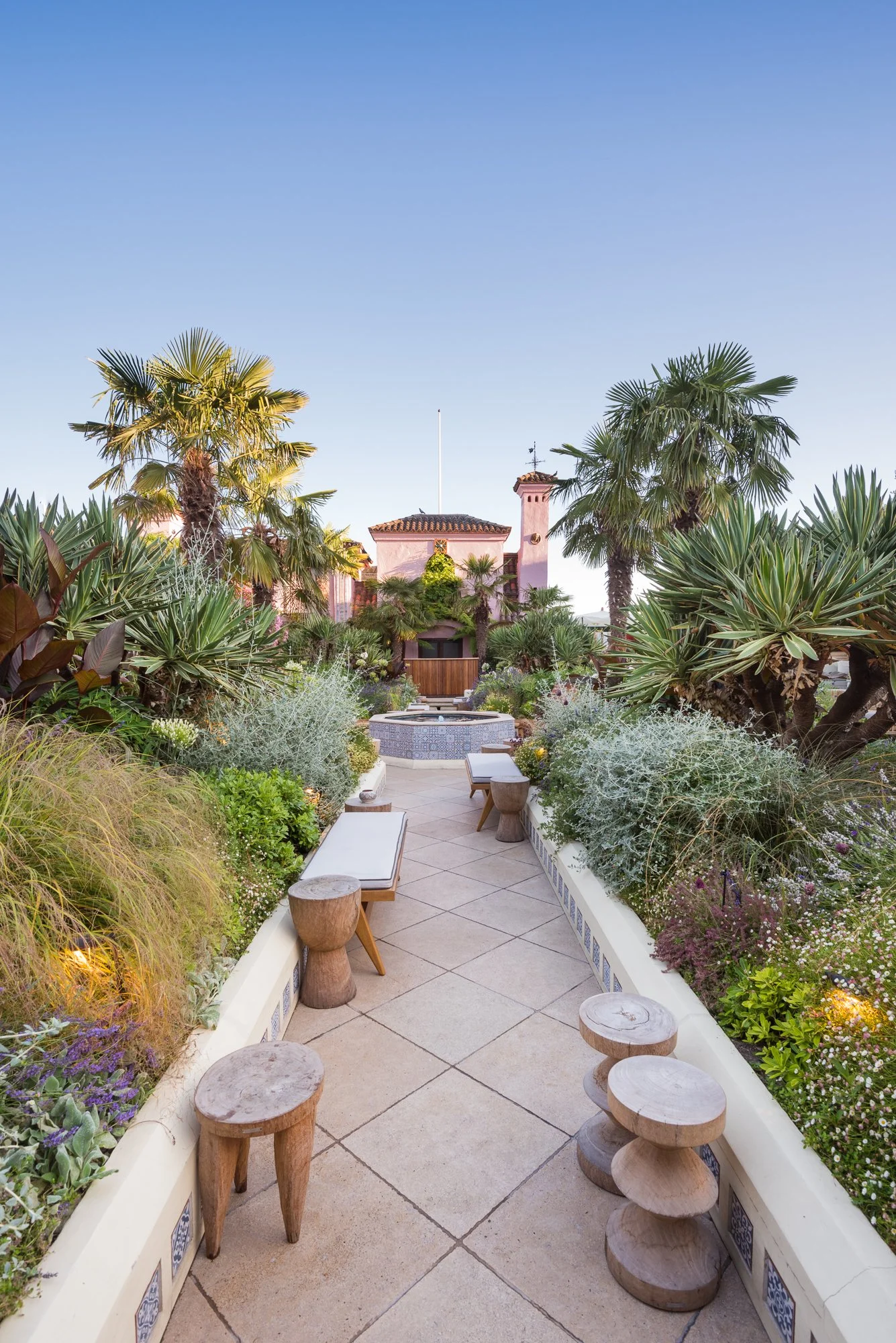  Products:  Zahra Beige Paving Washed   Photography by Mimi Connelly 