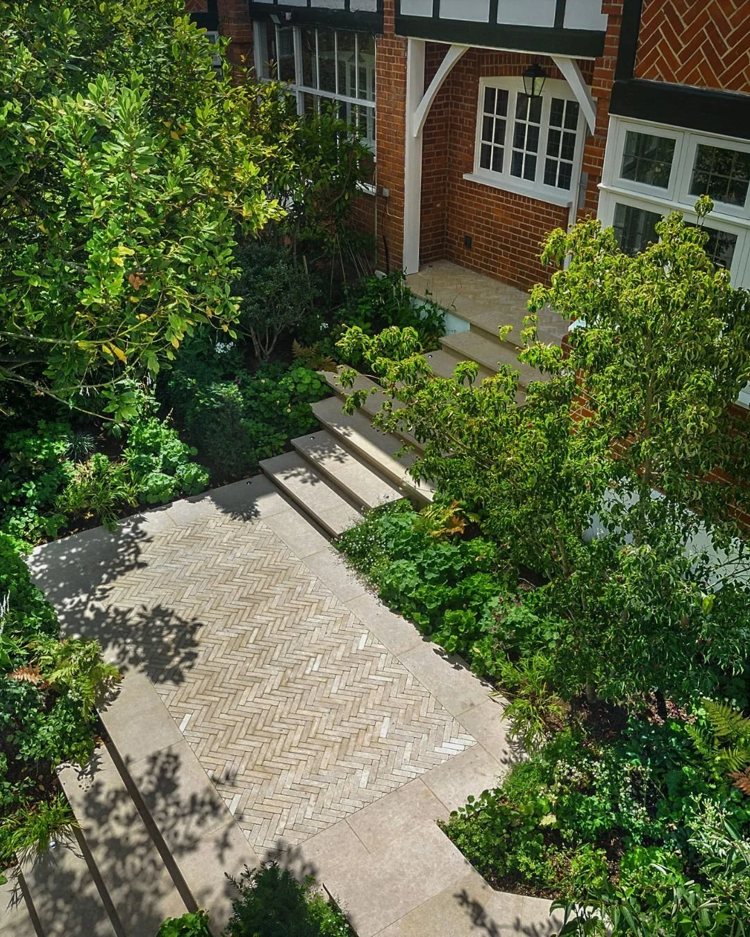 Zahra Beige Washed Stackers are now available across the USA 🇺🇸

Sourcing high-quality natural stone from Great Britain in the USA is now easier than ever. Our popular Egyptian limestone stackers are available across the United States through our t