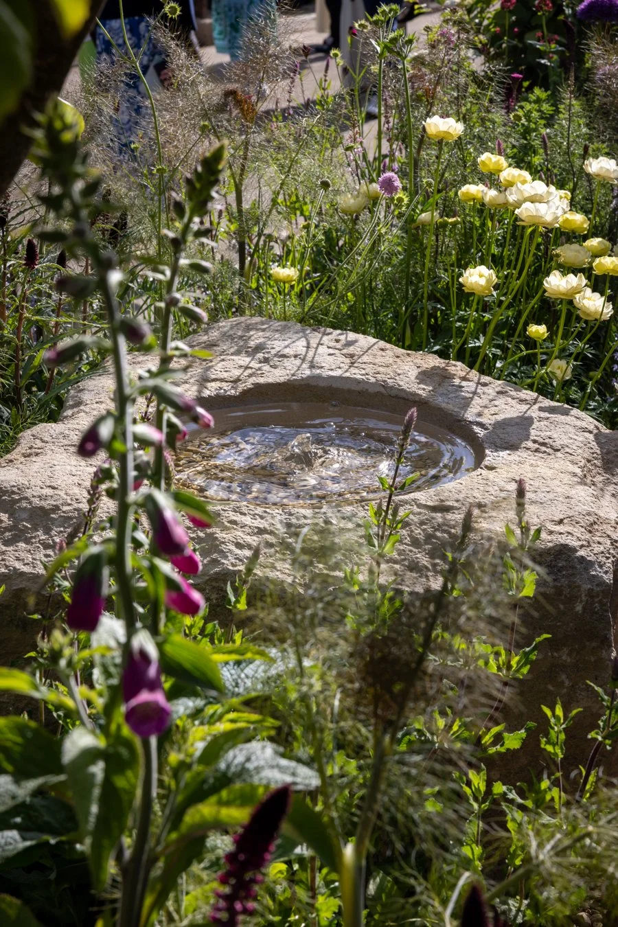  Products: Bespoke Langton Water Feature and  Cotswold Pebbles 10  and  20mm   Photography by Ellie Walpole 
