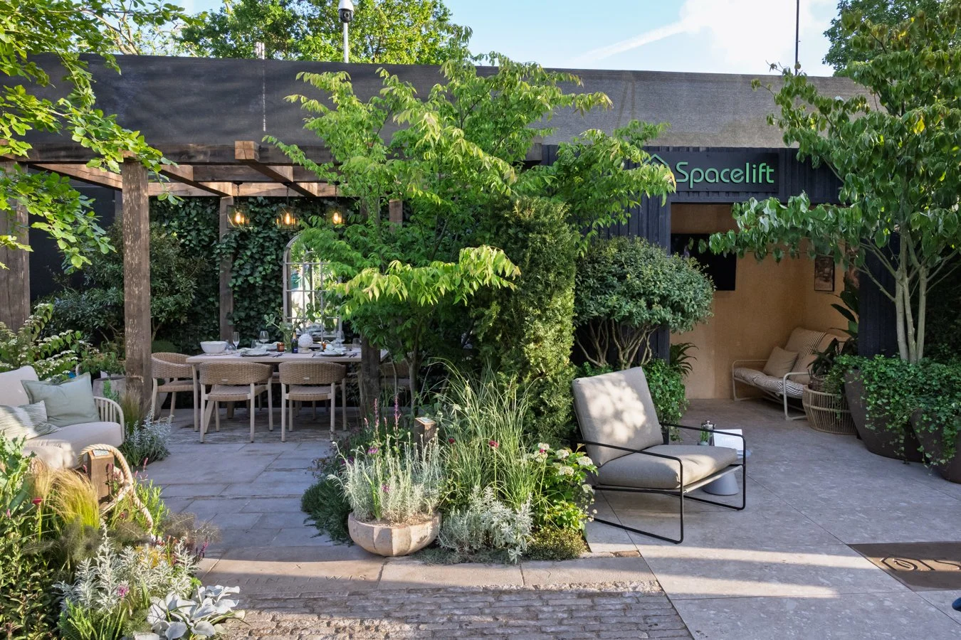  Products:  Luciano Engraved Paving , Durlston Pitchers,  Zahra Weathered Paving,  Dorset Fines ,  Apperley Paving ,   Apperley Stableyard Cobble ,  Mendip Grey Fines  &amp;  Selfbinda , Darley Reclaimed Pitchers  Photography by Ellie Walpole 
