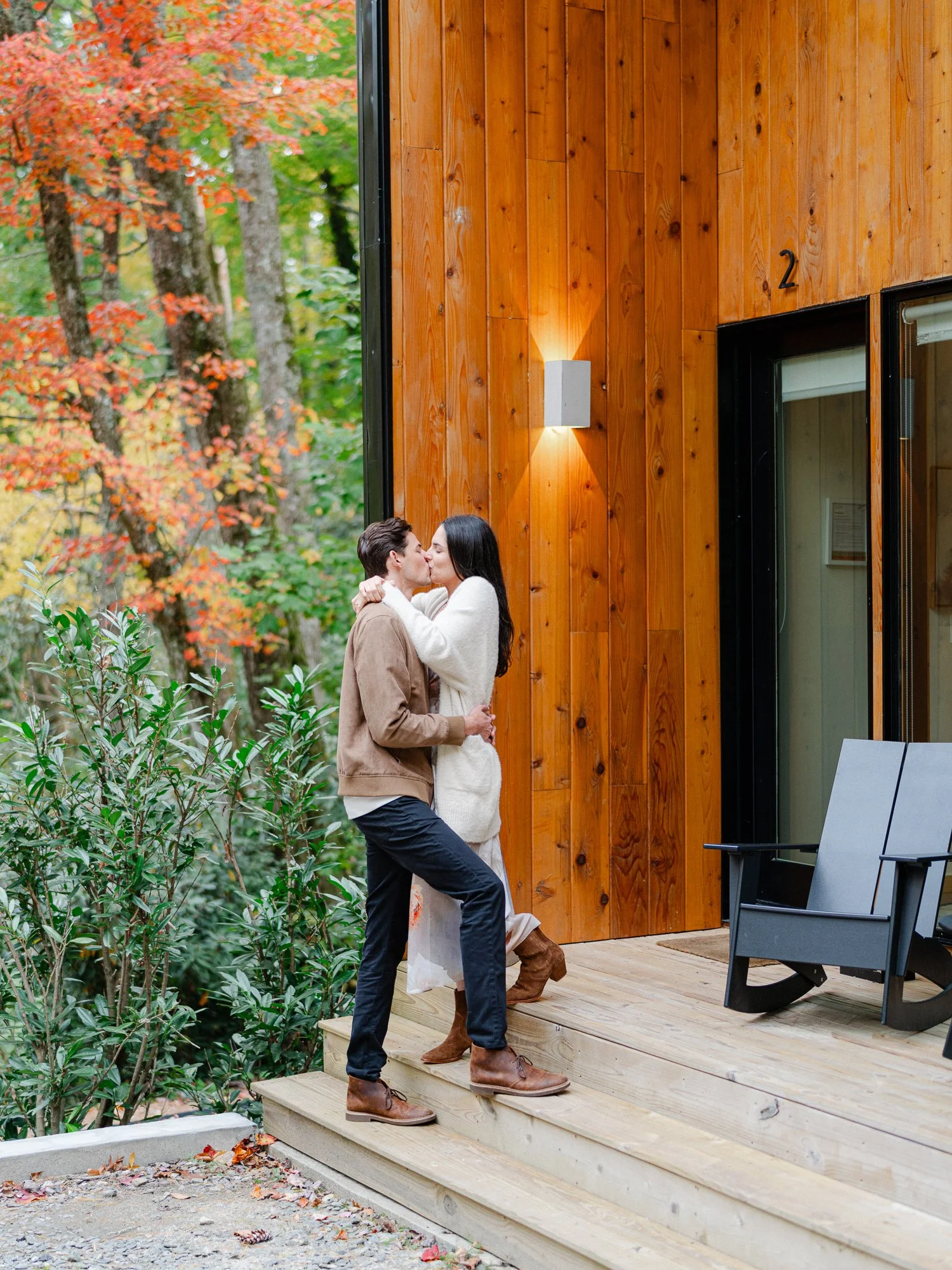 lauren-galloway-highlands-north-carolina-wedding-cabin-engagement-photo-128.jpg