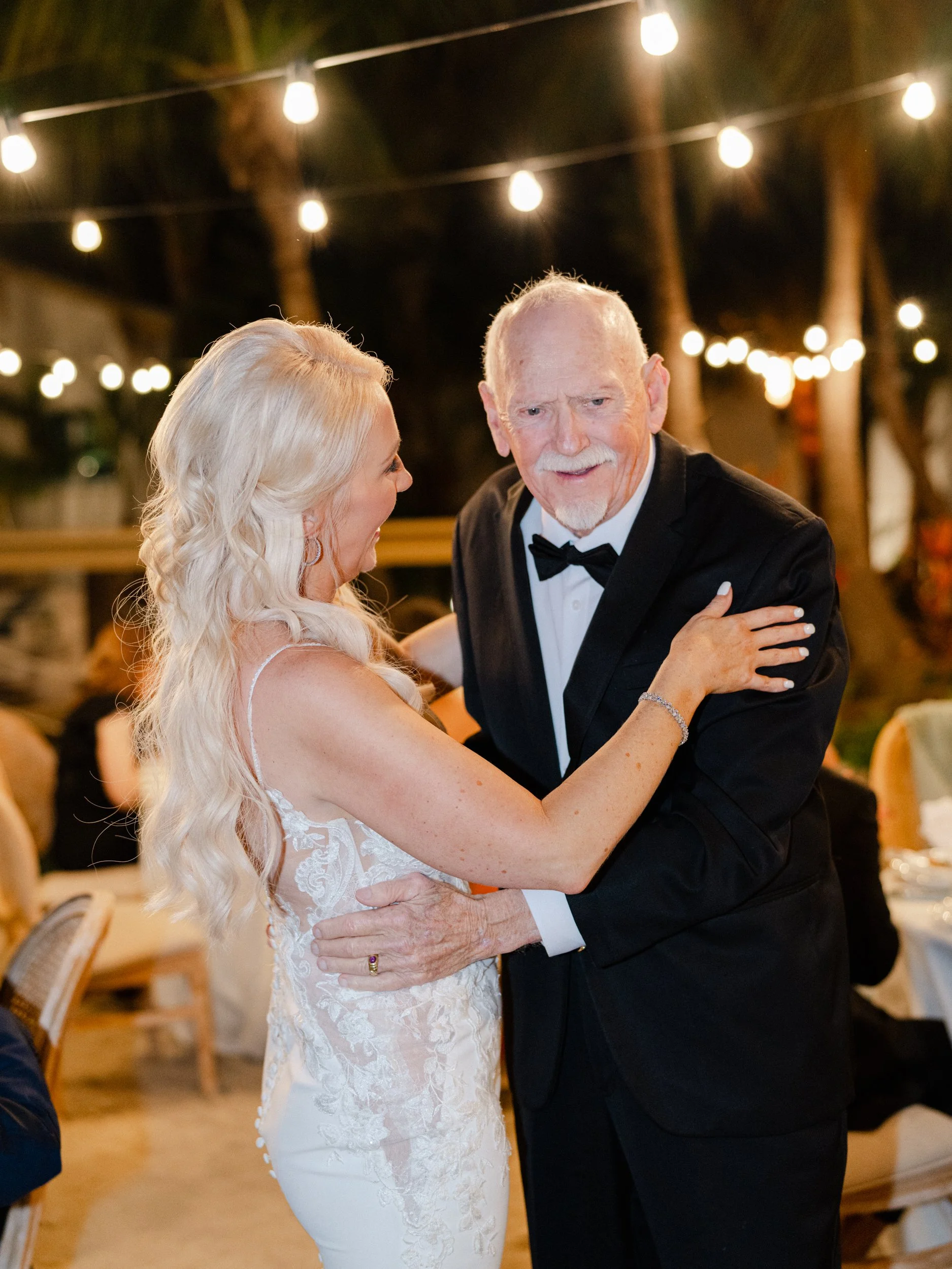 checca-lodge-islamorada-wedding-photographer-lauren-galloway-57.jpg
