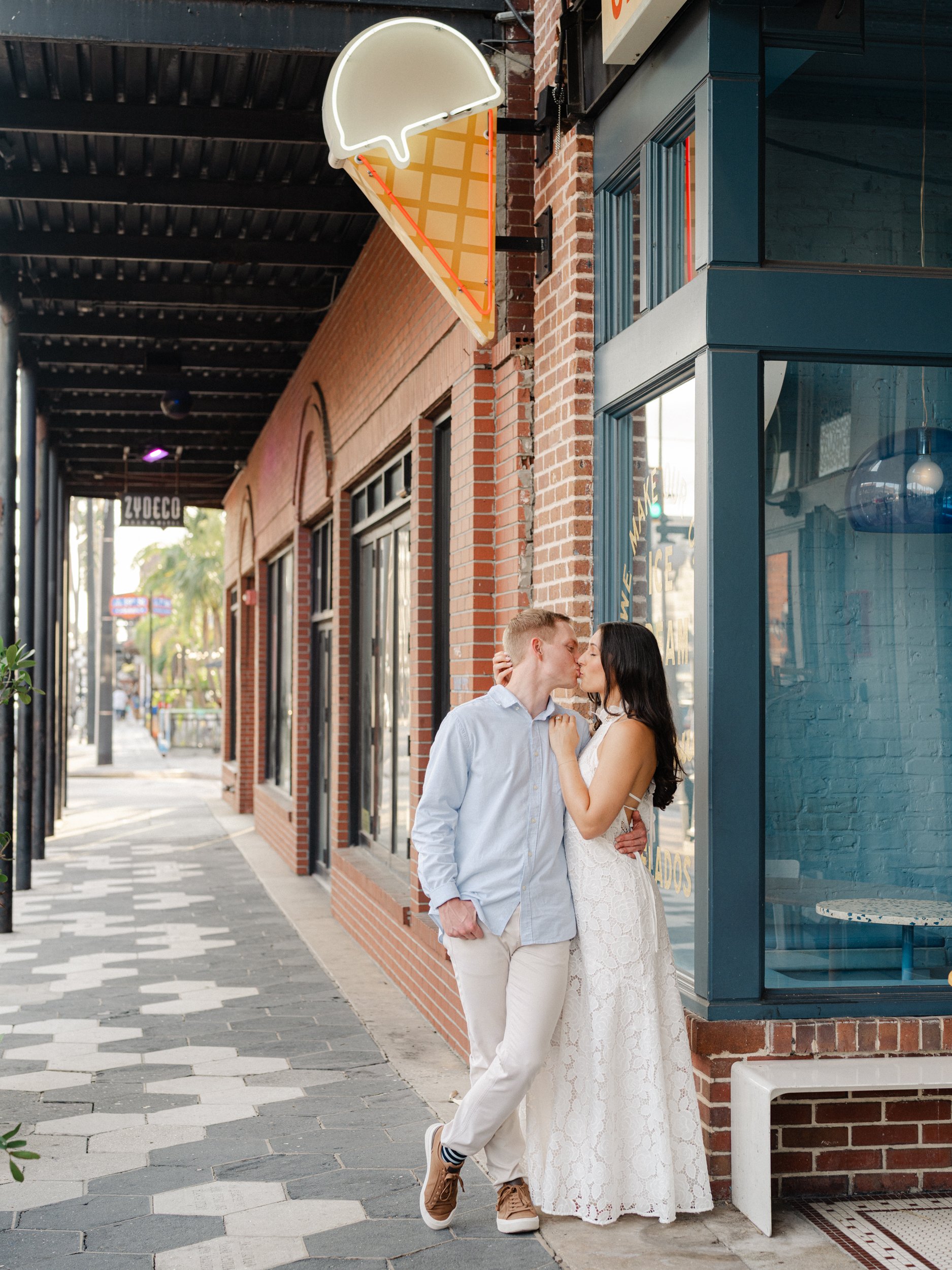 Downtown-Tampa-Engagement-Florida-Wedding-Photographer-Lauren-Galloway-299.jpg