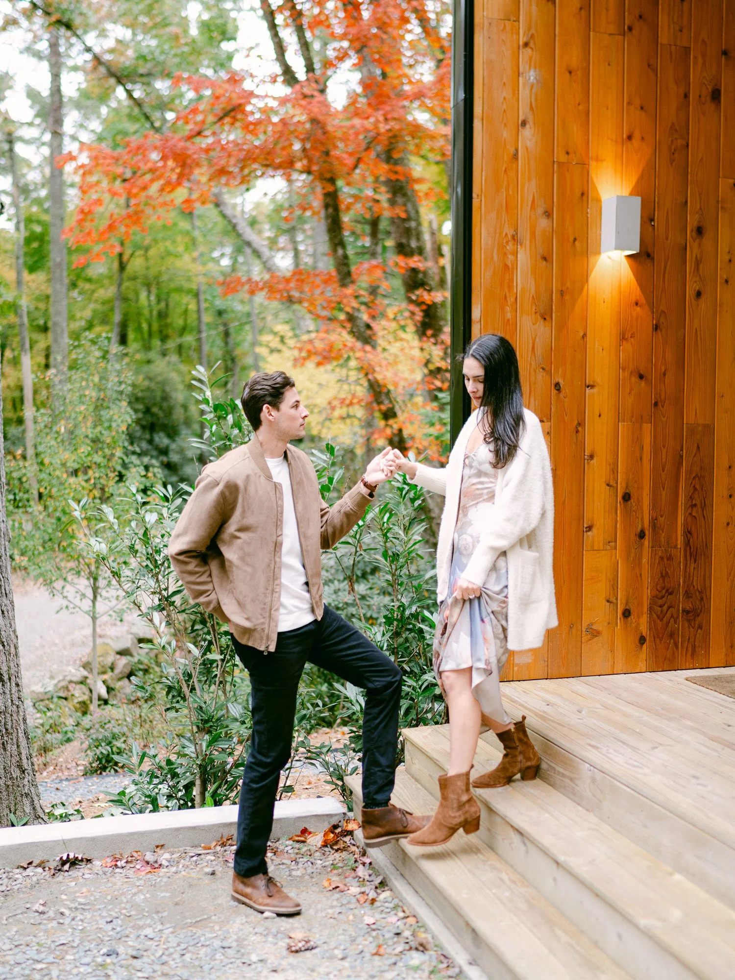 lauren-galloway-highlands-north-carolina-wedding-cabin-engagement-photo-118.jpg
