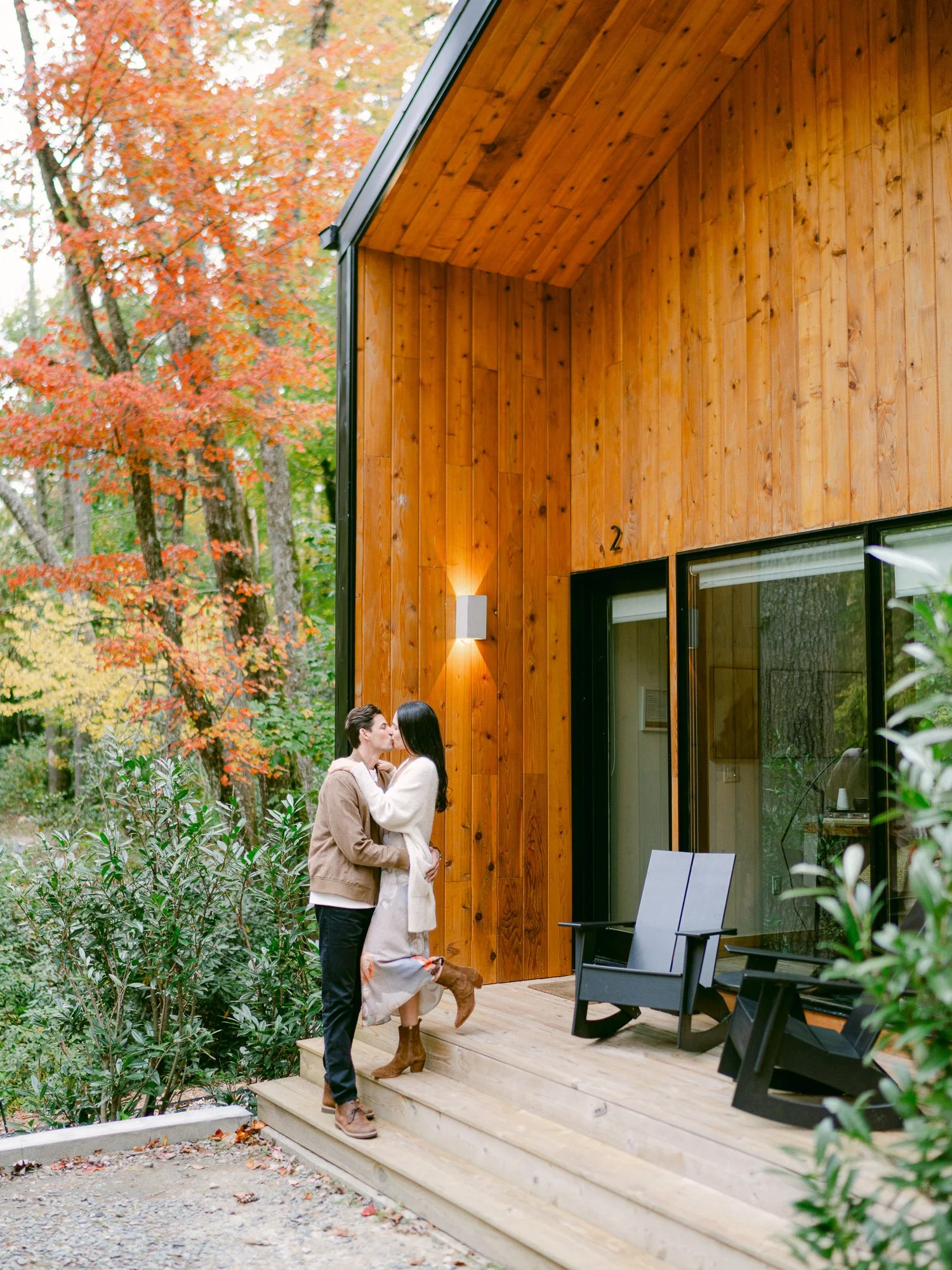 lauren-galloway-highlands-north-carolina-wedding-cabin-engagement-photo-114.jpg