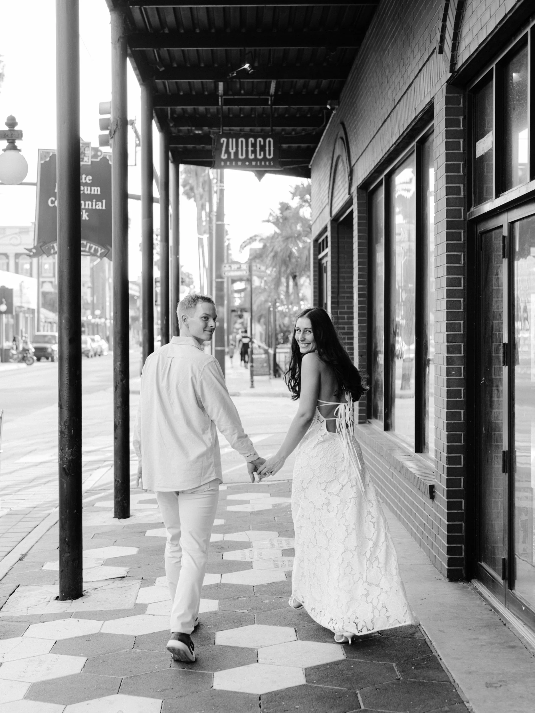 Downtown-Tampa-Engagement-Florida-Wedding-Photographer-Lauren-Galloway-301.jpg