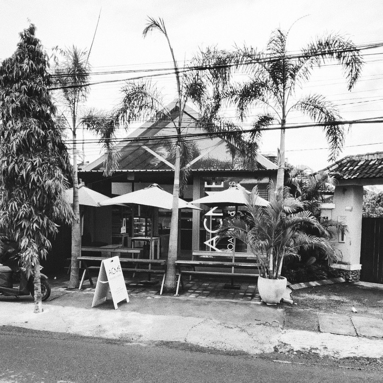 ACME Pererenan store