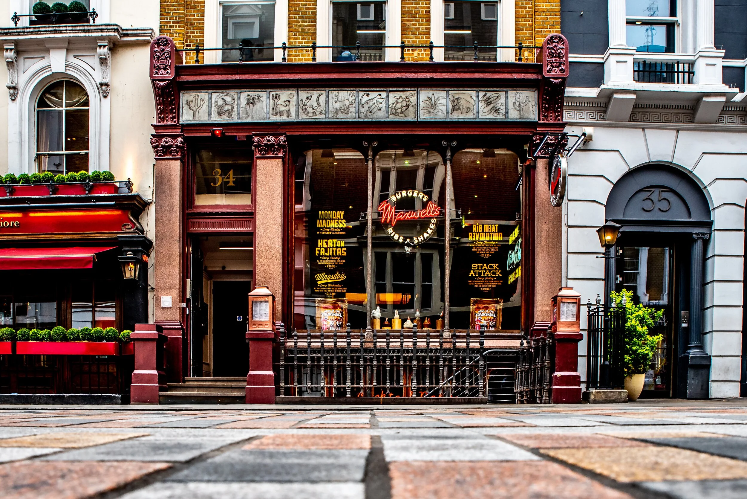 Maxwell’s Bar & Grill in Covent Garden, London Home Page