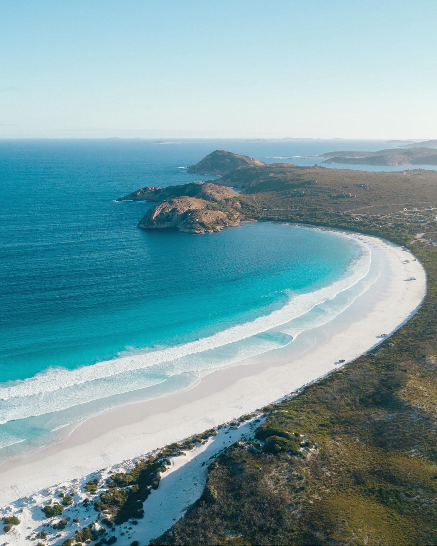 Known for seeing our furry little hoppers 🦘, Lucky Bay is certainly one of the countries best beaches for obvious reasons don&rsquo;t you think?!

.
.
.
.
.
#westernaustralia #travelcommunity #seeaustralia #vanlife #travelhappy #travelguide #travela