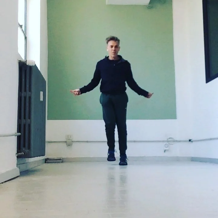 #jumprope #circuiti #fatburning #tecnique #total body #postura #usobraccia #controllodellacorda #timingcordapiede #ritmo #appoggio #relax #basicjump #boxingstep #skip #sideswing #under #cross
Circuiti:
- 8 basic jump
- 2 boxing step
- 4 skip
&mdash;&