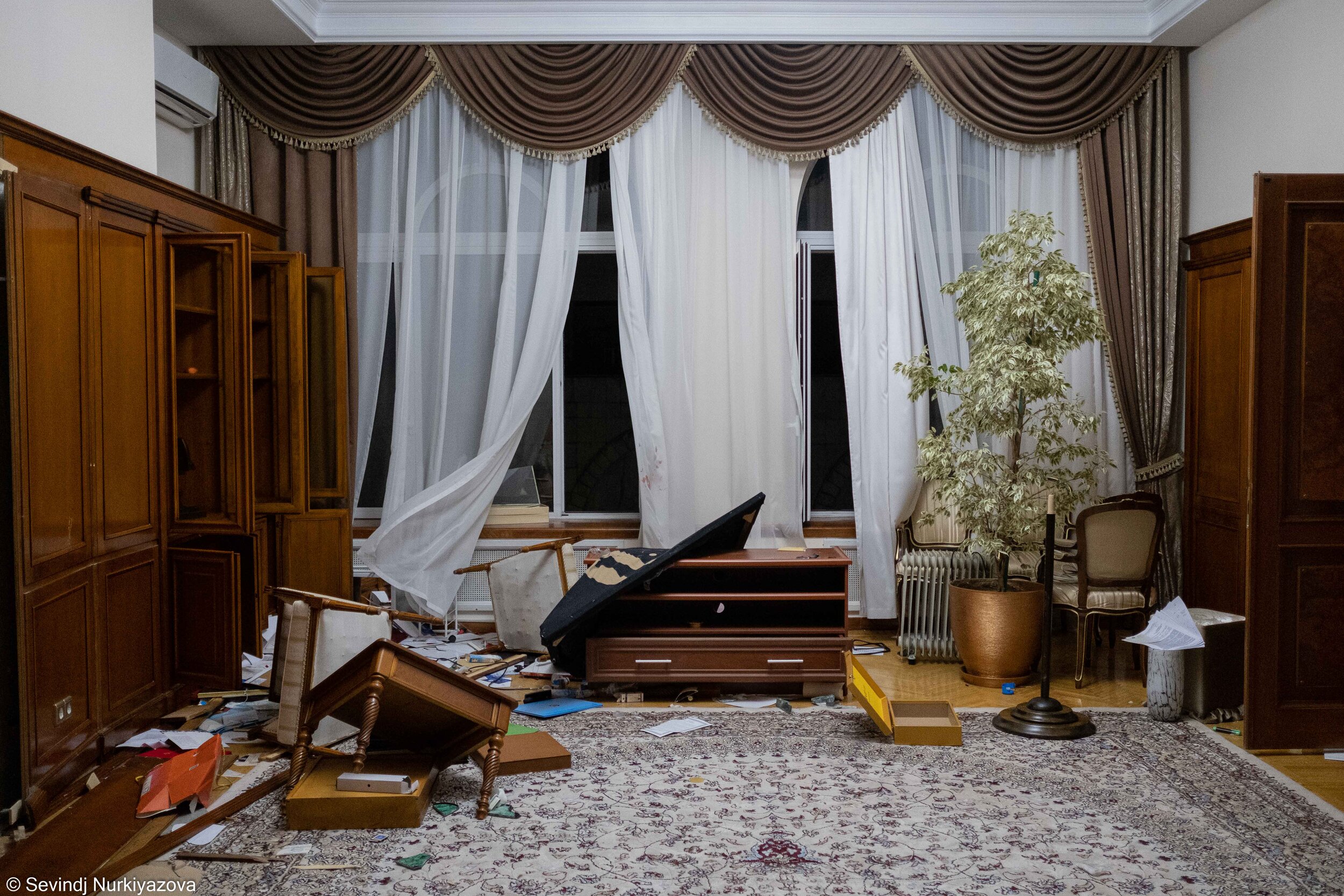 A room on the top, seventh, floor of the White House soon after the building was captured by the protesters.
