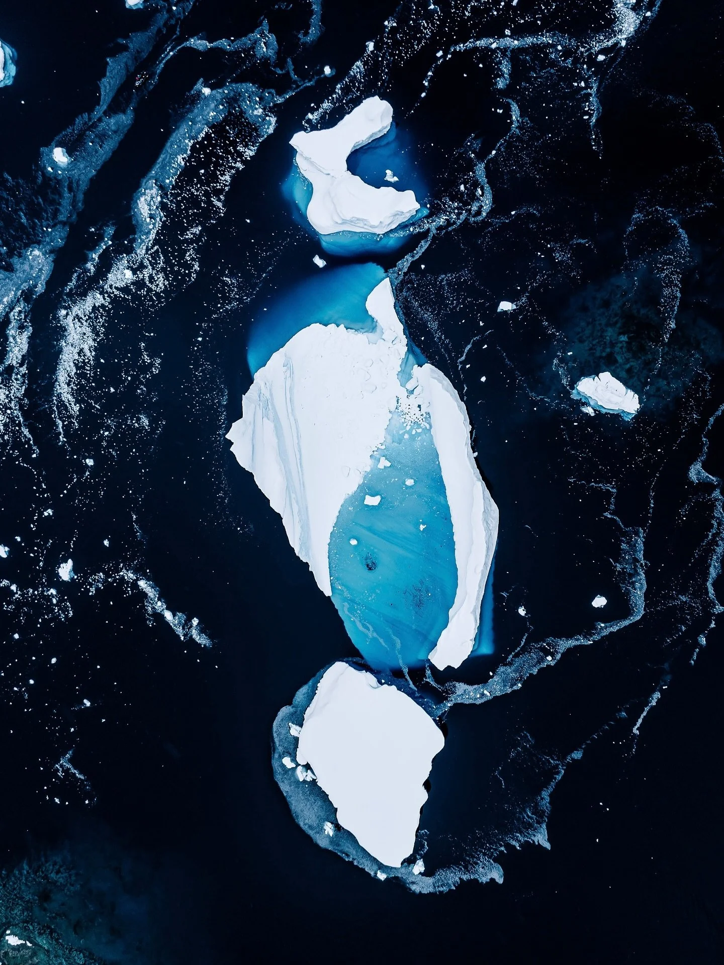 Antarctica from above: a study of ice 🧊 

@iceaxeexpeditions 

#antarctica #iceberg #djimavic3pro #aerialphoto #iceaxeexpeditions