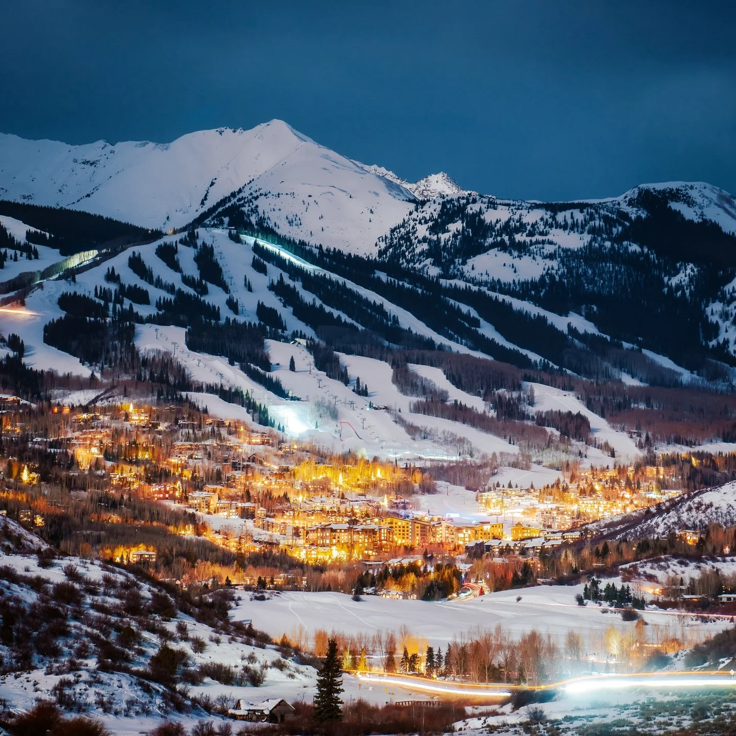 Alright, let&rsquo;s get this party started! Winter mode engage - there&rsquo;s finally snow on the ground and it better freakin stay there 😆 I am so ready to start shooting new content!

These are just some of the photos I&rsquo;ve taken in @snowma