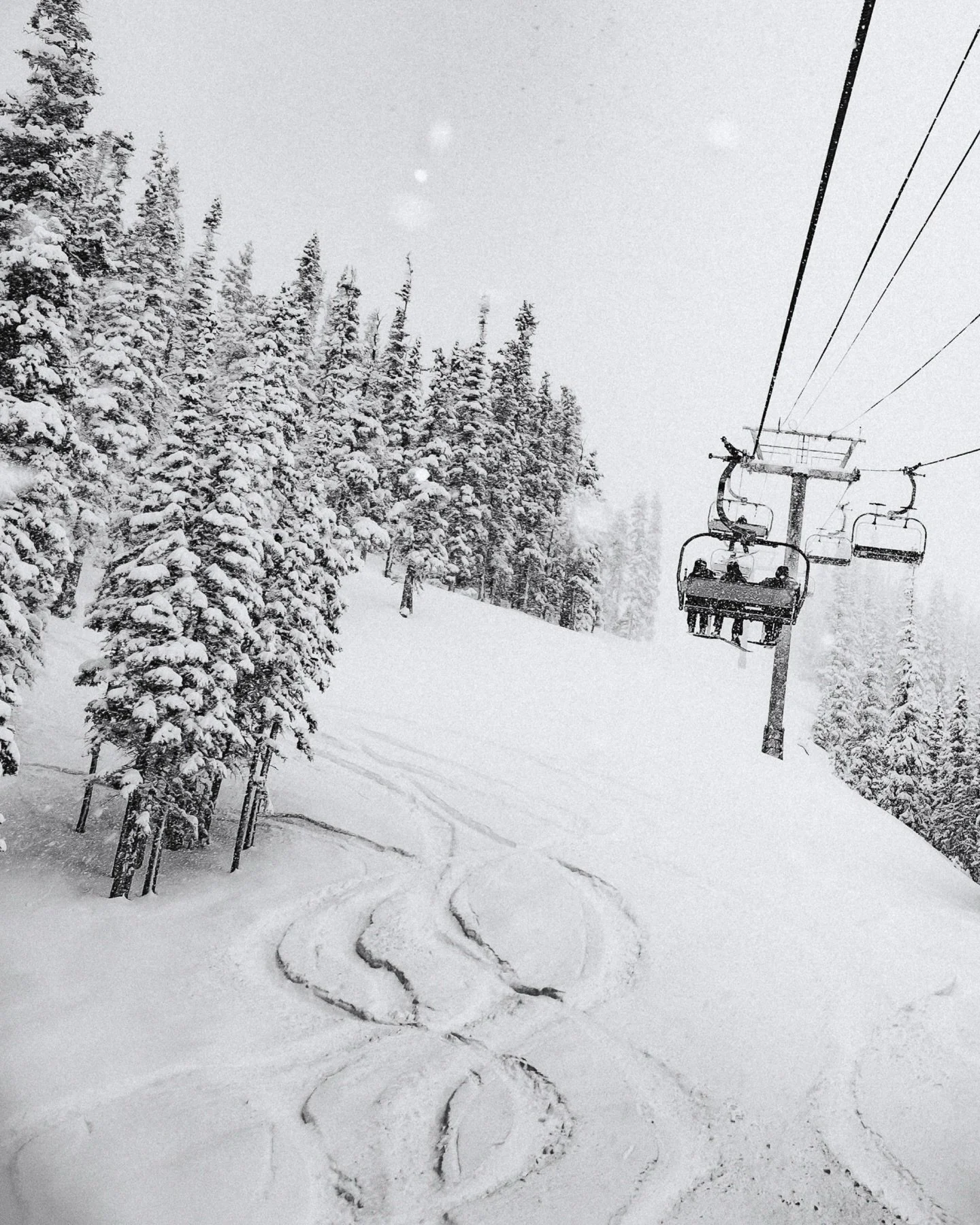 Winter scenes from Snowmass ❄️

#aspensnowmass #snowmass #powday #prismfx