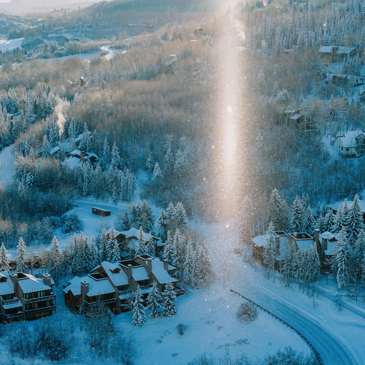 A little bit of magic in the sky above @snowmass ✨