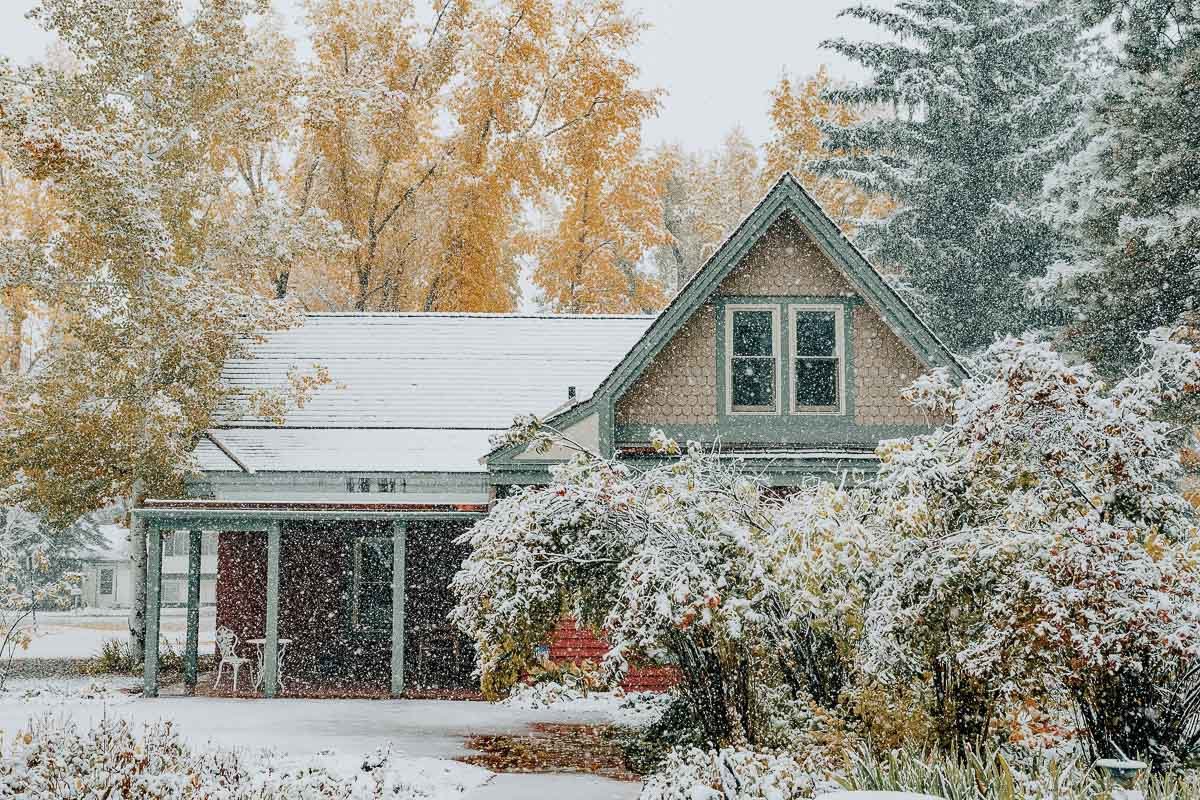 TamaraSusa_HistoricAspen_FallMeetsWinter2025-41.jpg