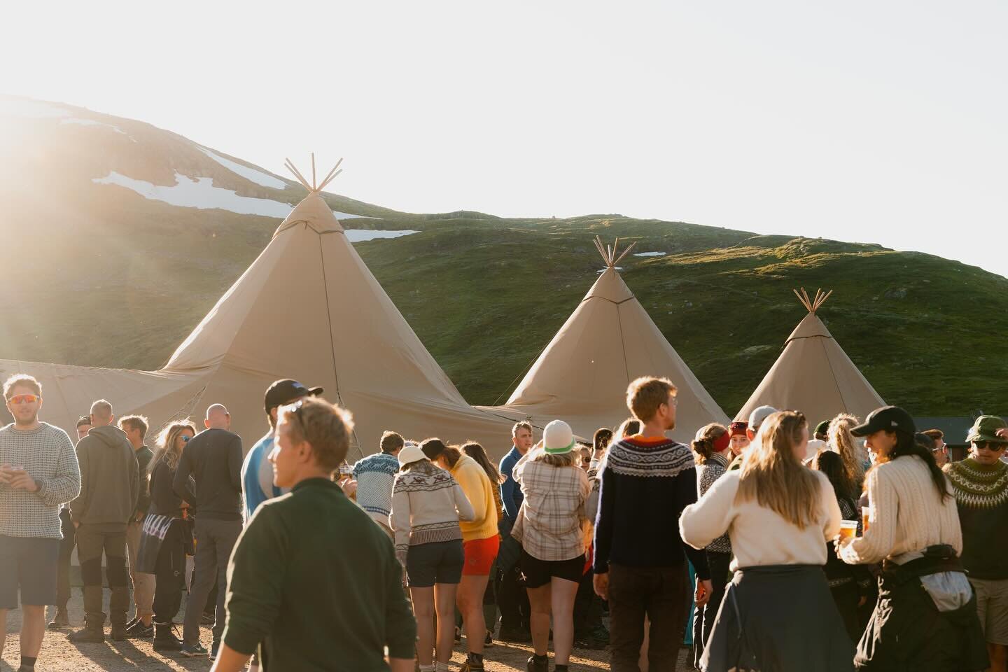 💫 THE TRIPLE 💫

You guessed it, 3 x single&rsquo;s can be linked together in an arc or triangle formation 🖤 

A favoured configuration for weddings of up to 160 guests. One tipi for seating &amp; the second for entertainment (dancefloor/band). 🫶?