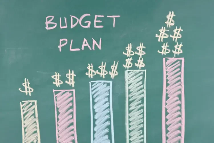 5 Tips for Education Companies to Navigate 2023 Spending Trends