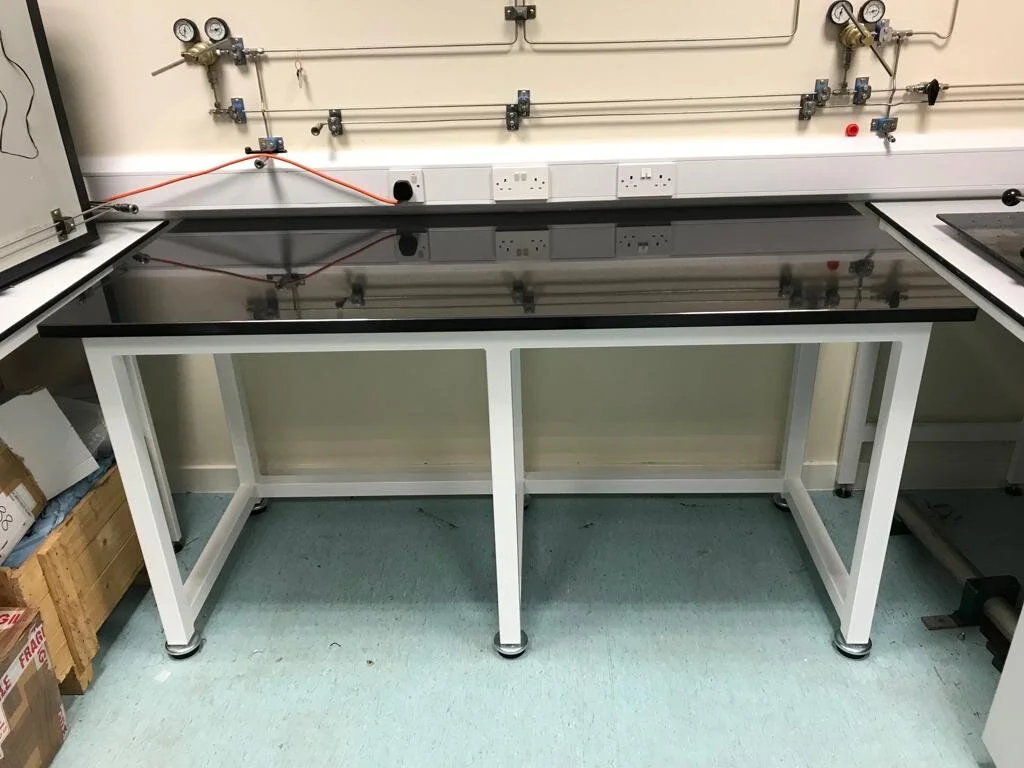 Balance tables include anti-vibration feet and Tico matting.