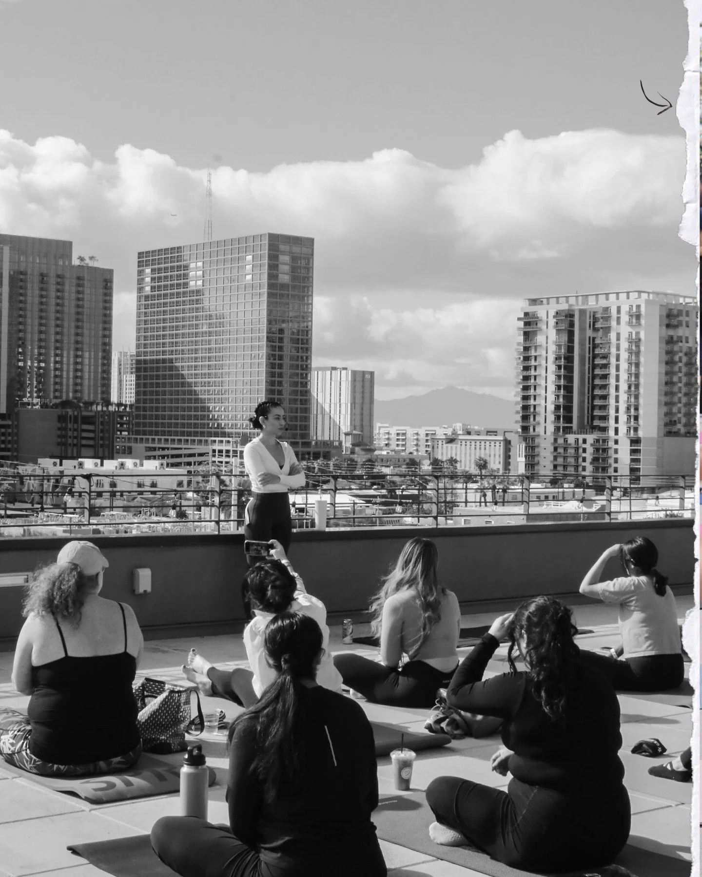 Still buzzing from Sunday&rsquo;s Barre on the Rooftop ✨  so here&rsquo;s the photodumbp recap&hellip;..  Even with the rain trying to stop the party, the sun came through and gave us the perfect weather to move, breathe, and connect. 
Manifesting ma