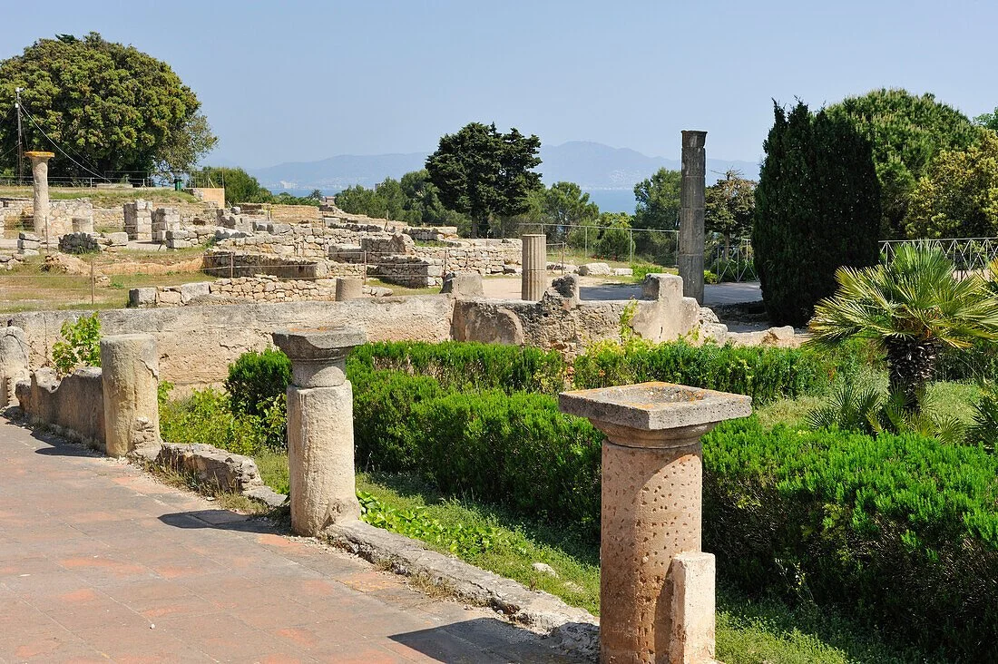 14306129-Roman-part-of-the-archaeological-site-of-Empuries-Costa-Brava-Catalonia-Spain-Europe.jpg