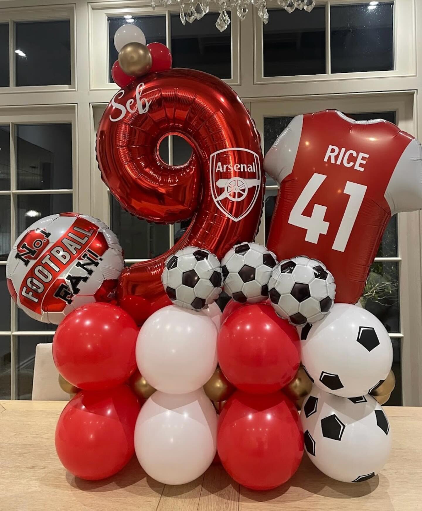 Any team, any player. Give the football fanatic in your life a birthday to remember with a football themed balloon stack! ⚽️ 

For enquiries, please DM or via our website.

#balloonstack #balloonnumberstack #footballballoonstack #footballoonballoons 