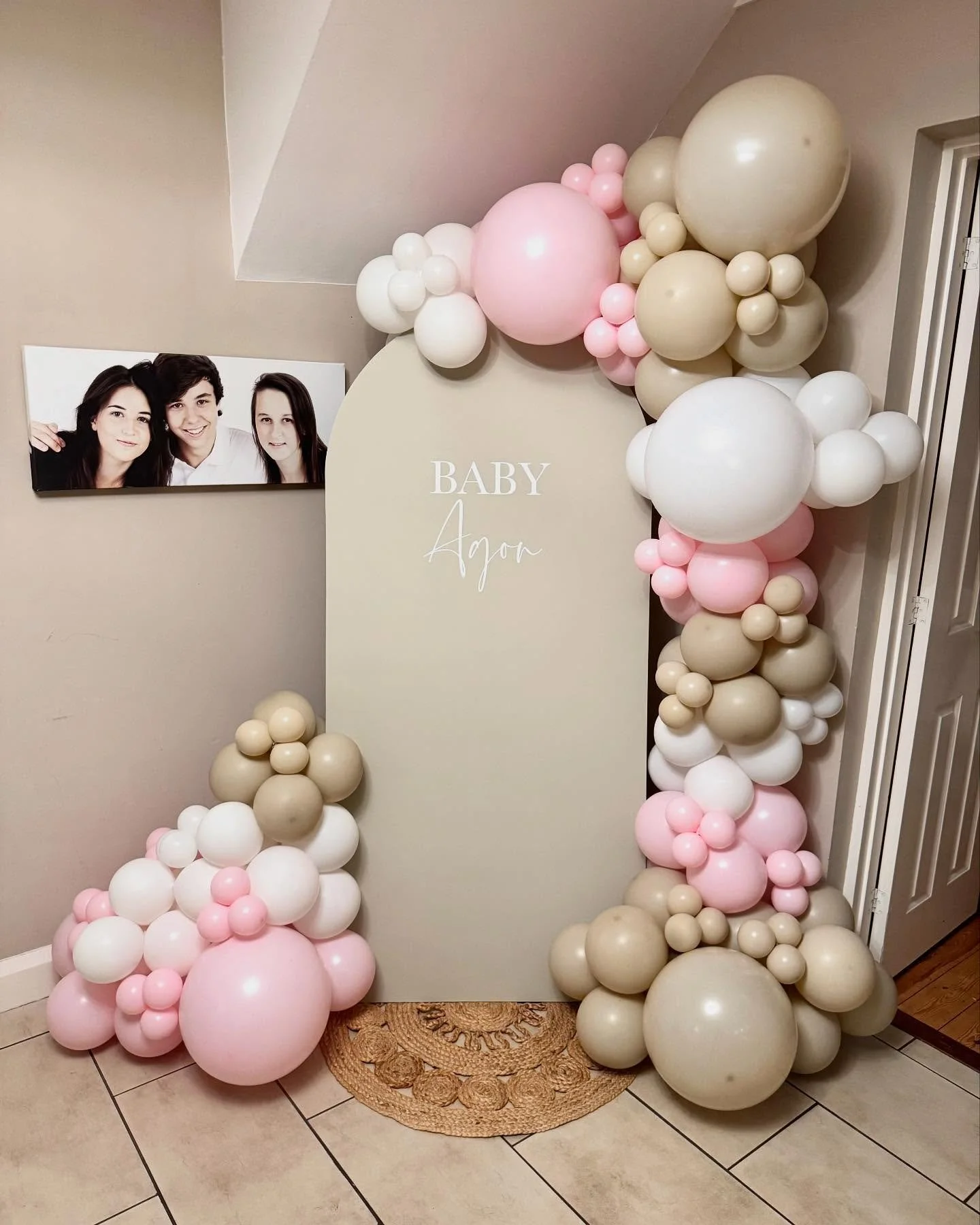Looking to hold a celebration at home? 

We&rsquo;ll happily come out to add a touch of balloon magic to your event 💖

#balloondisplay #balloondecor #balloondecoration #sailboard #balloonsailboards #babyshower #babyshowerballoons #babyshowerideas #b