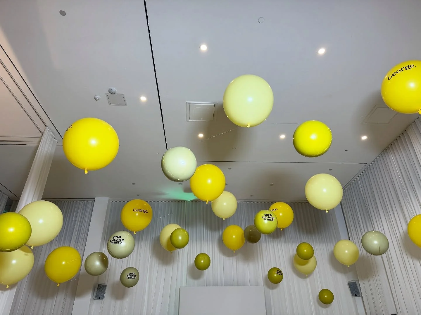[Behind the Scenes] Absolutely thrilled to have been a part of creating this amazing ceiling balloon display for @bbccin at the @sandersonsocial hotel in London last week 💛🧸💛🧸

Thank you to my very talented sister-in-law @dottydotballoons for inv