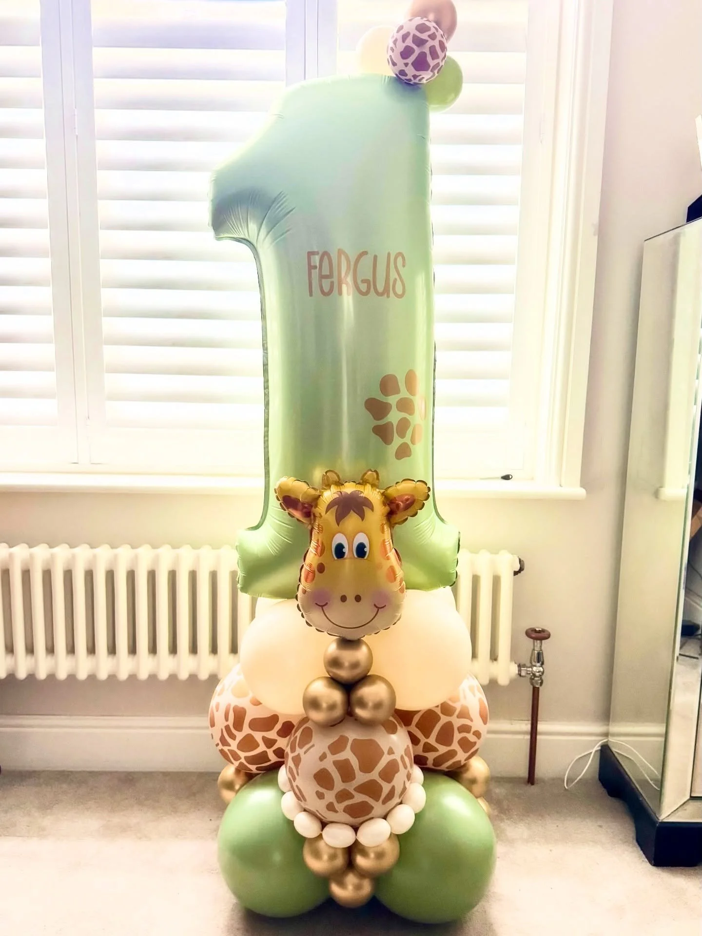 🦒✨ Standing tall for Fergus&rsquo; first birthday!

This sweet giraffe-themed balloon stack was the perfect way to celebrate turning ONE - complete with safari tones, gold accents, and a friendly face to match.

Perfect for a wild one birthday theme