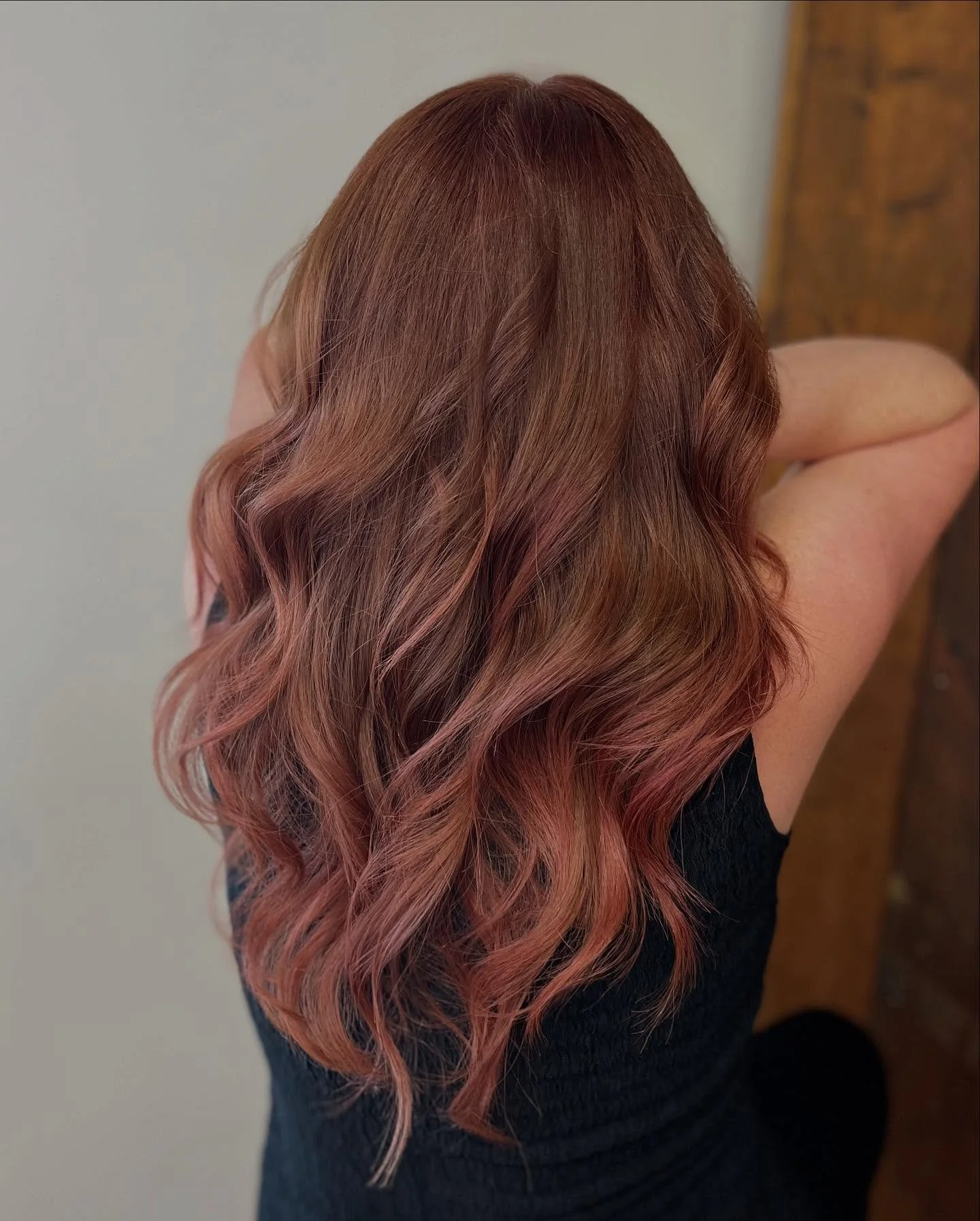 Ein Hauch von Ros&eacute;, so zart wie der Sonnenaufgang

#ros&eacute;hair #rose #collorfull #salonbellhair #longhair