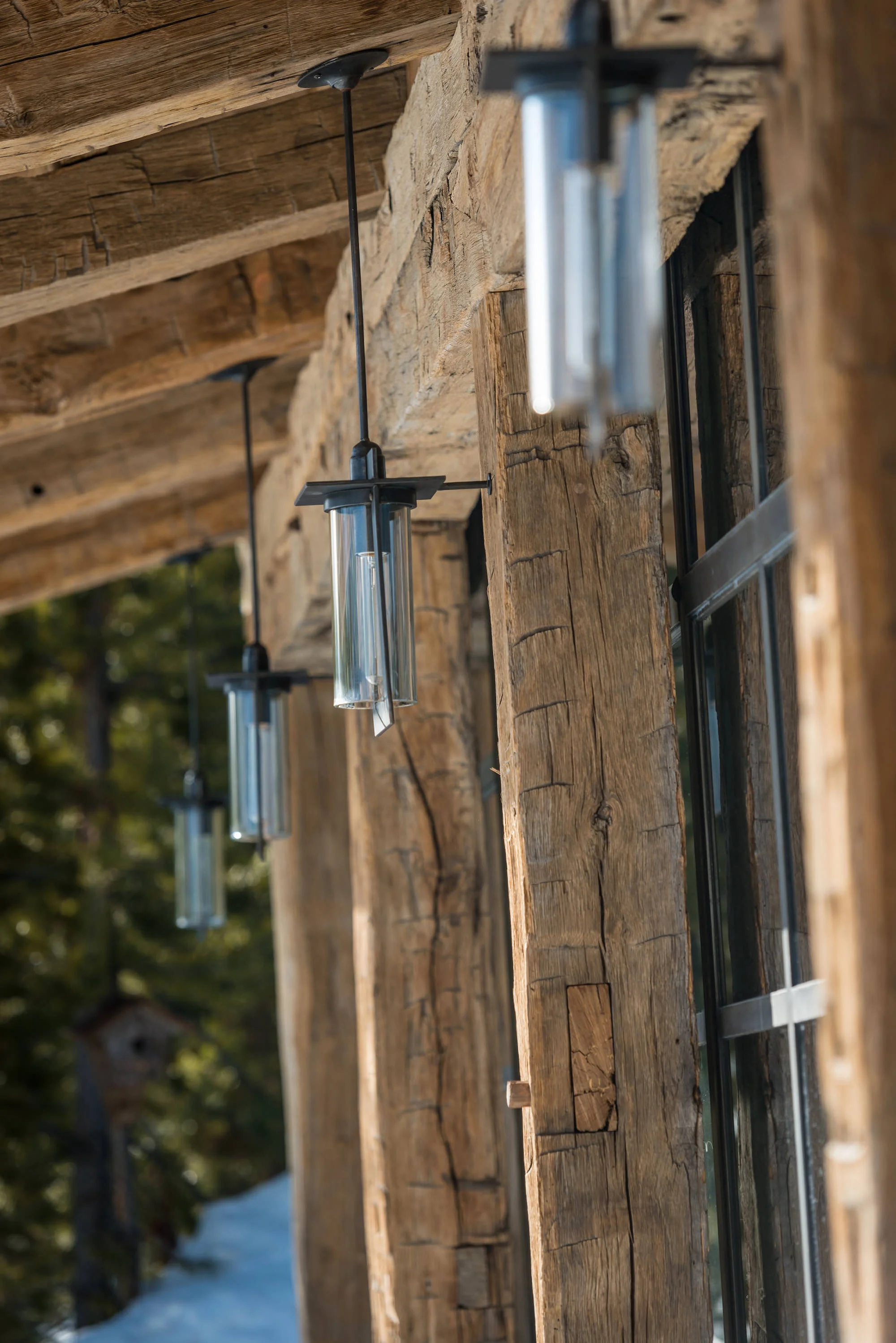 Hanging Wall Sconce.jpg