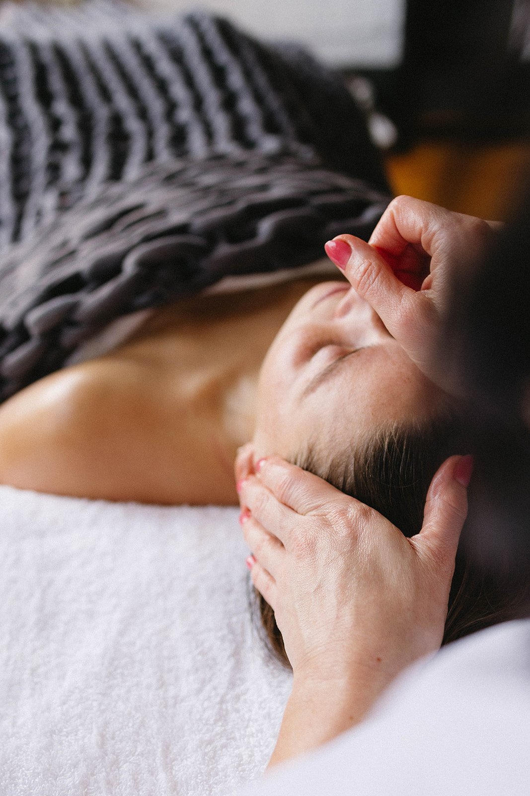 Your Skin Has a Rhythm: The Skin Cycle and Monthly Treatments