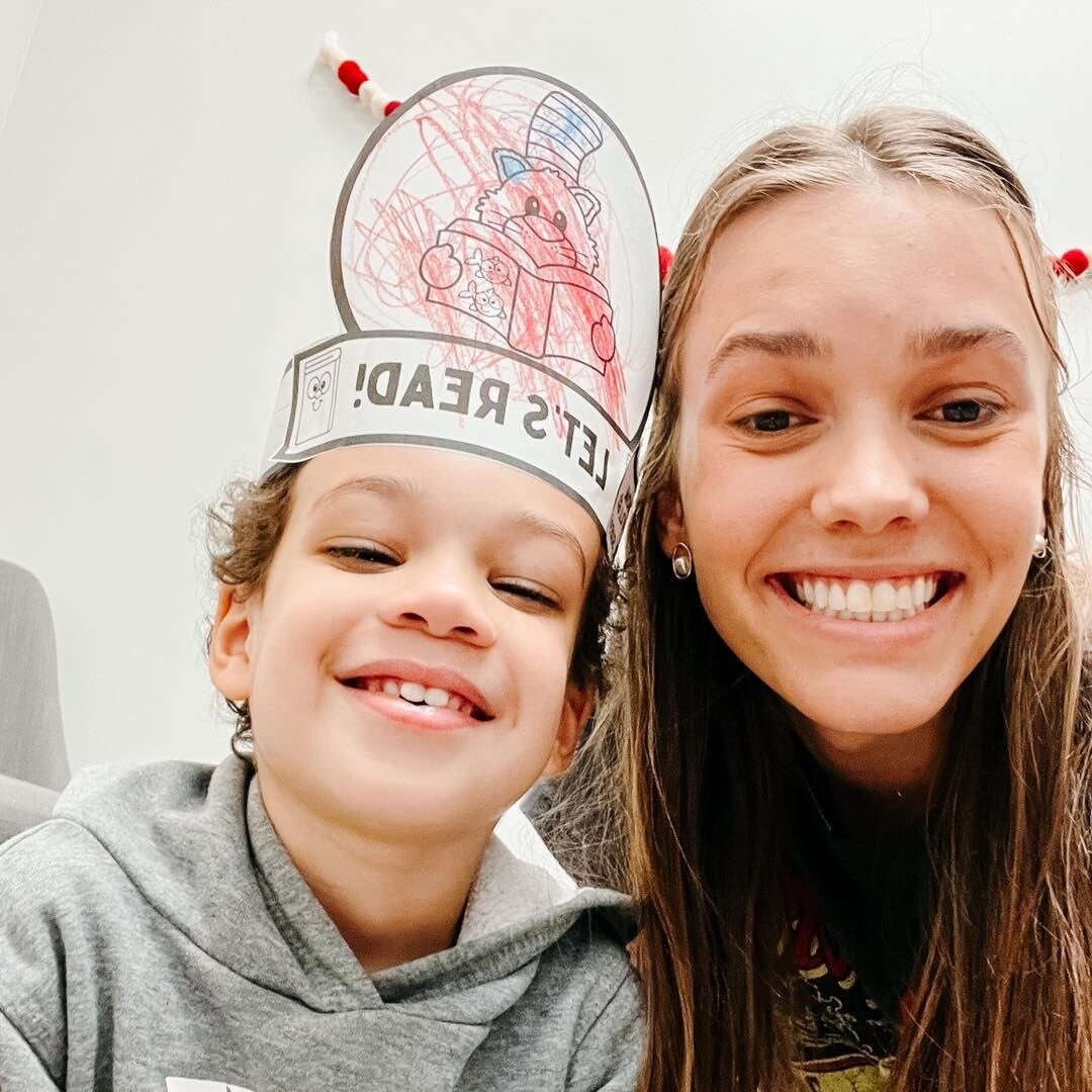 We had so much fun dressing up and celebrating Read Across America Week last week! Anytime is a good time to sit down and read a book together! 📚
&bull;
&bull;
 #arisetherapies #lovewhatwedo #speechtherapy #occupationaltherapy #earlylanguageslp #lan