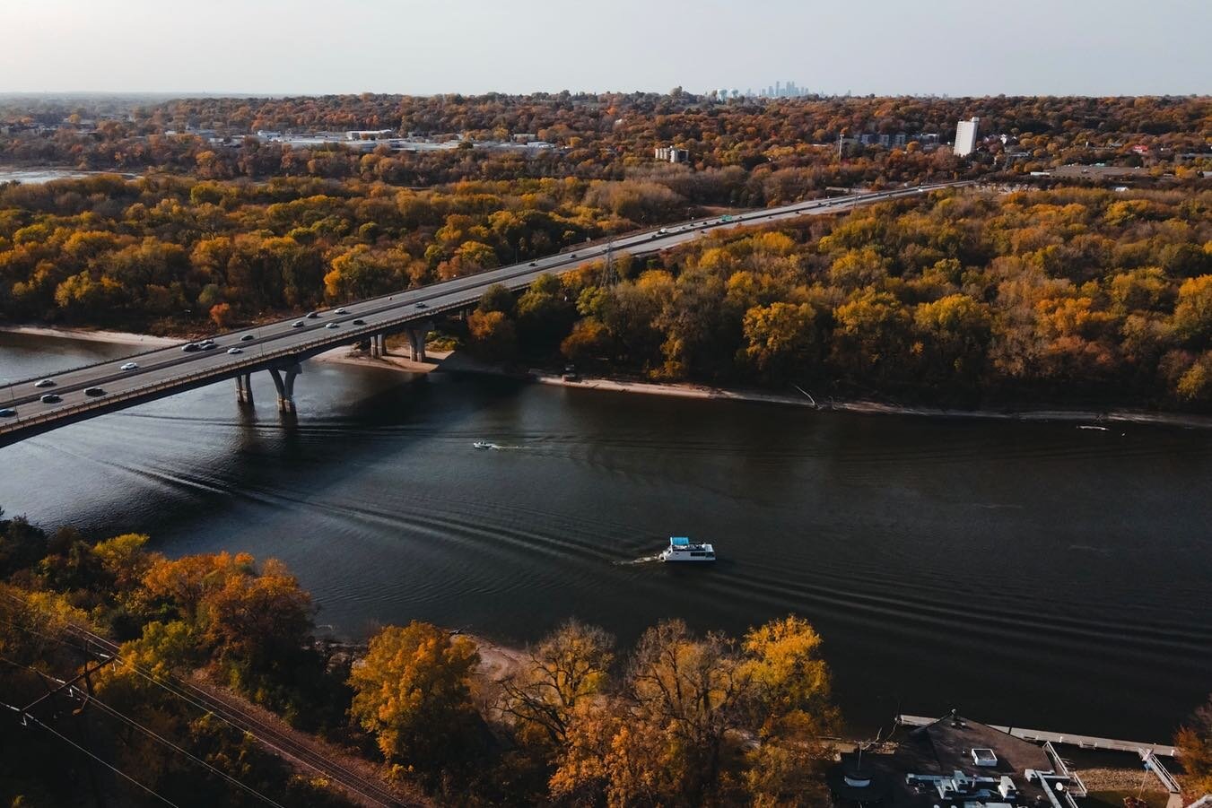 If only fall lasted longer than 2 weeks in Minnesota 🍁🍂🎃
.
.
.
#dronephotography #dji #djimavicair2 #exploreminnesota #fall #aerialphotography