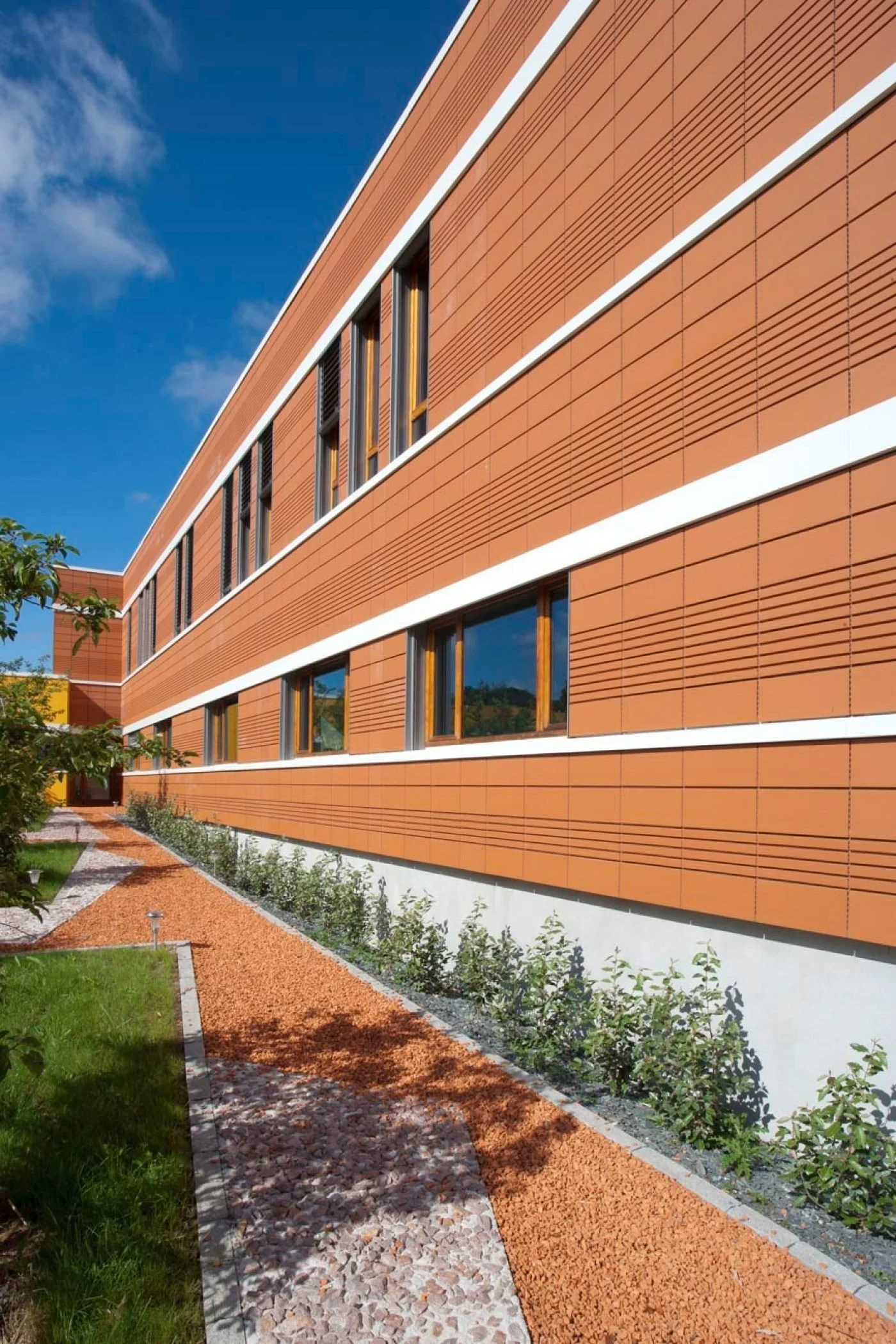 DE_MKT_PHO_REF_ARG_Tampa_Terzo_Barro_Frankreich_Montceau les Mines_Centre médicaux social_Bild 2.jpg