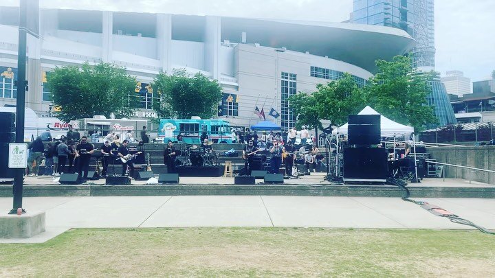 A few fun moments from this weekend @ragincajunboil 🎸🎶🎤